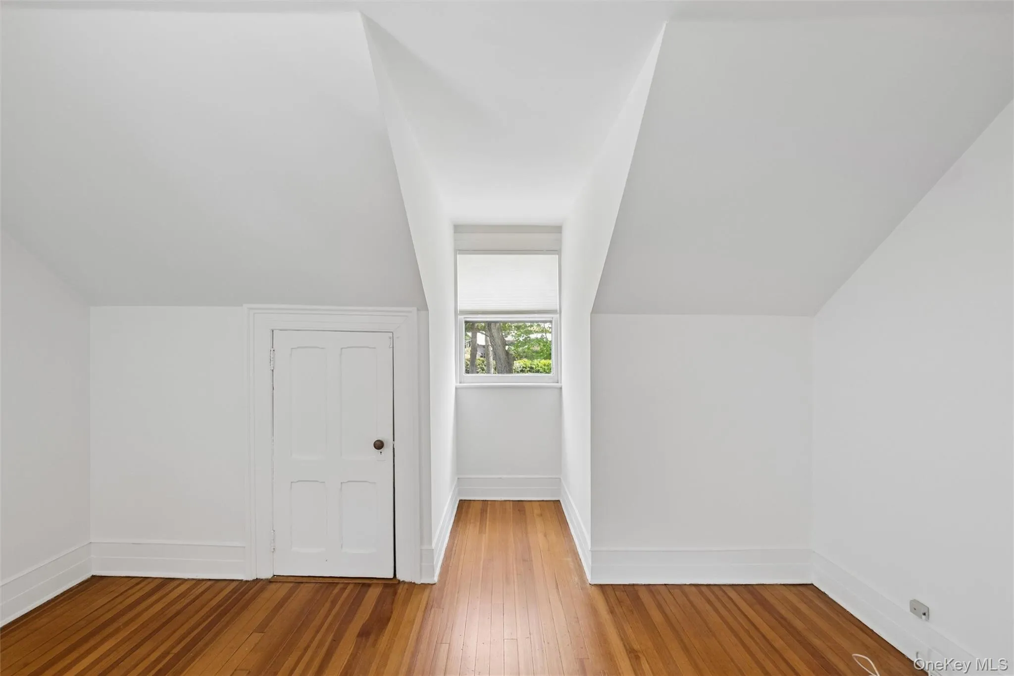 208A Wheatley Road, Oyster Bay, NY, 3 Bedrooms Bedrooms, 6 Rooms Rooms,1 BathroomBathrooms,Residential Lease,For Rent,Wheatley,0,1040325 208A Wheatley Road, Oyster Bay, NY, 3 Bedrooms Bedrooms, 6 Rooms Rooms,1 BathroomBathrooms,Residential Lease,For Rent,Wheatley,0,1040325