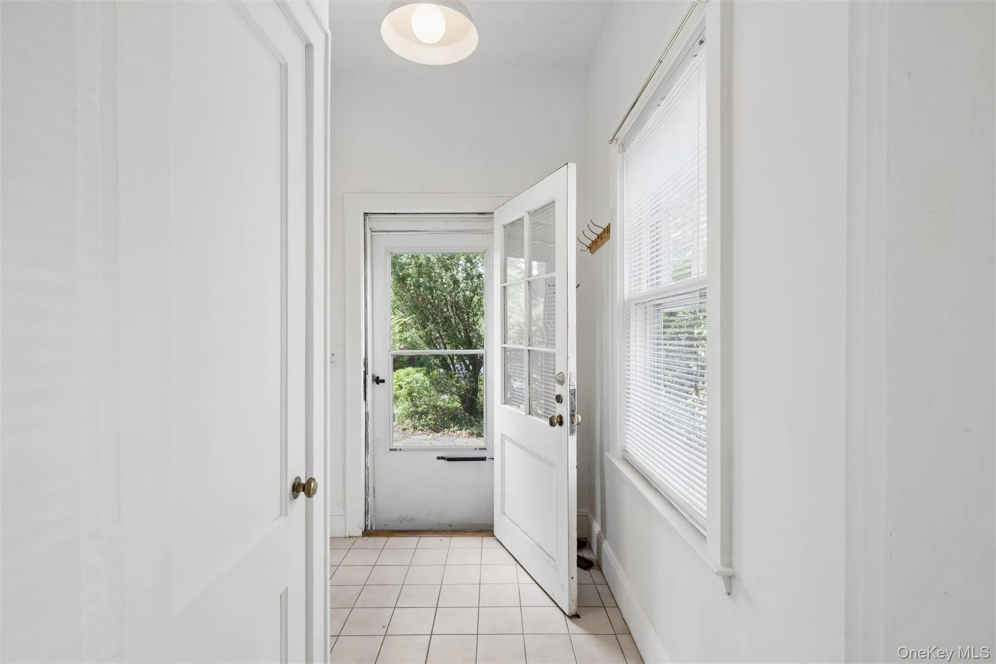 208A Wheatley Road, Oyster Bay, NY, 3 Bedrooms Bedrooms, 6 Rooms Rooms,1 BathroomBathrooms,Residential Lease,For Rent,Wheatley,0,1040325 208A Wheatley Road, Oyster Bay, NY, 3 Bedrooms Bedrooms, 6 Rooms Rooms,1 BathroomBathrooms,Residential Lease,For Rent,Wheatley,0,1040325