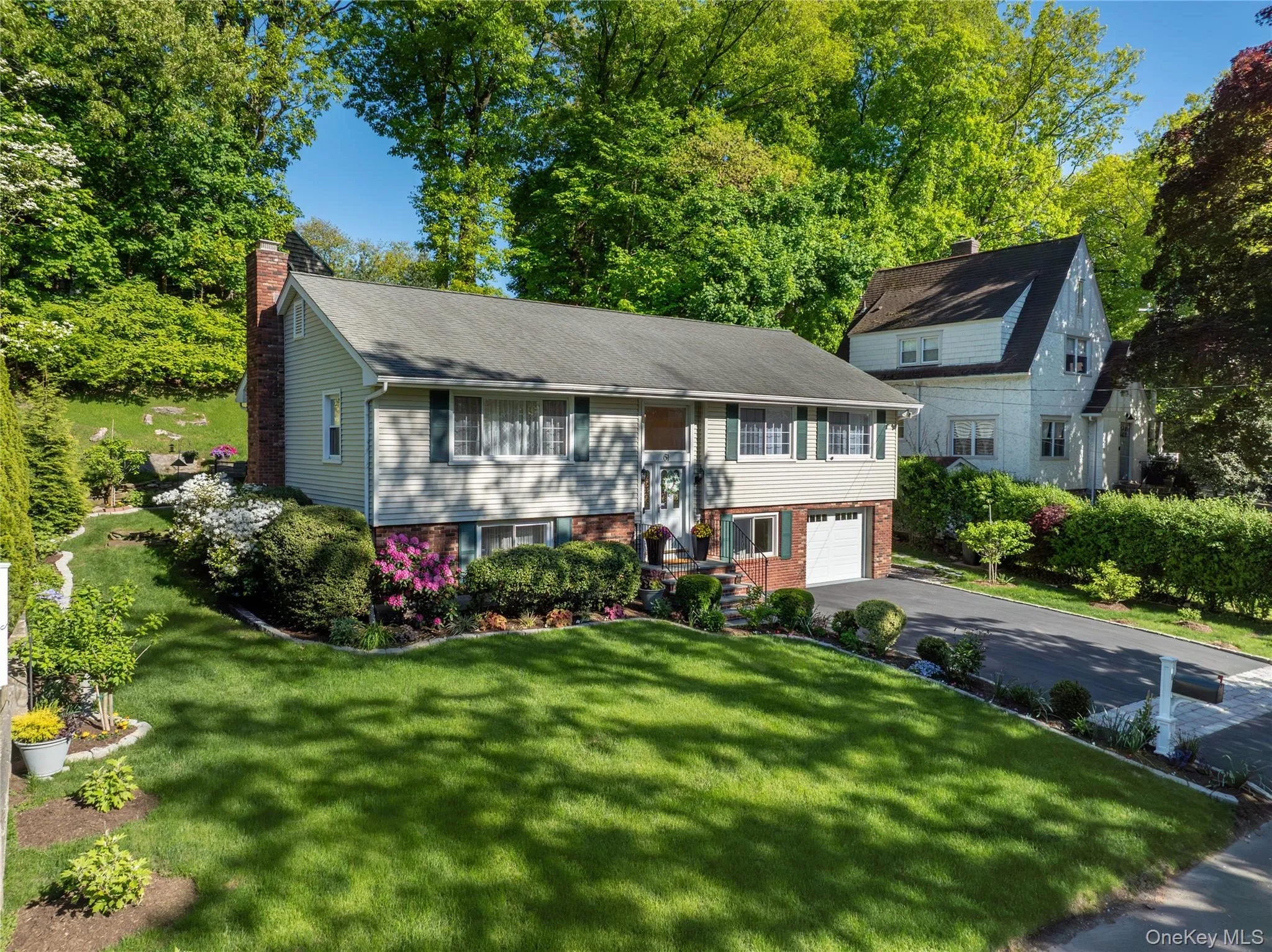 61 Center Drive, Greenwich, CT, 5 Bedrooms Bedrooms, 9 Rooms Rooms,3 BathroomsBathrooms,Residential,For Rent,Center,0,1040328 61 Center Drive, Greenwich, CT, 5 Bedrooms Bedrooms, 9 Rooms Rooms,3 BathroomsBathrooms,Residential,For Rent,Center,0,1040328