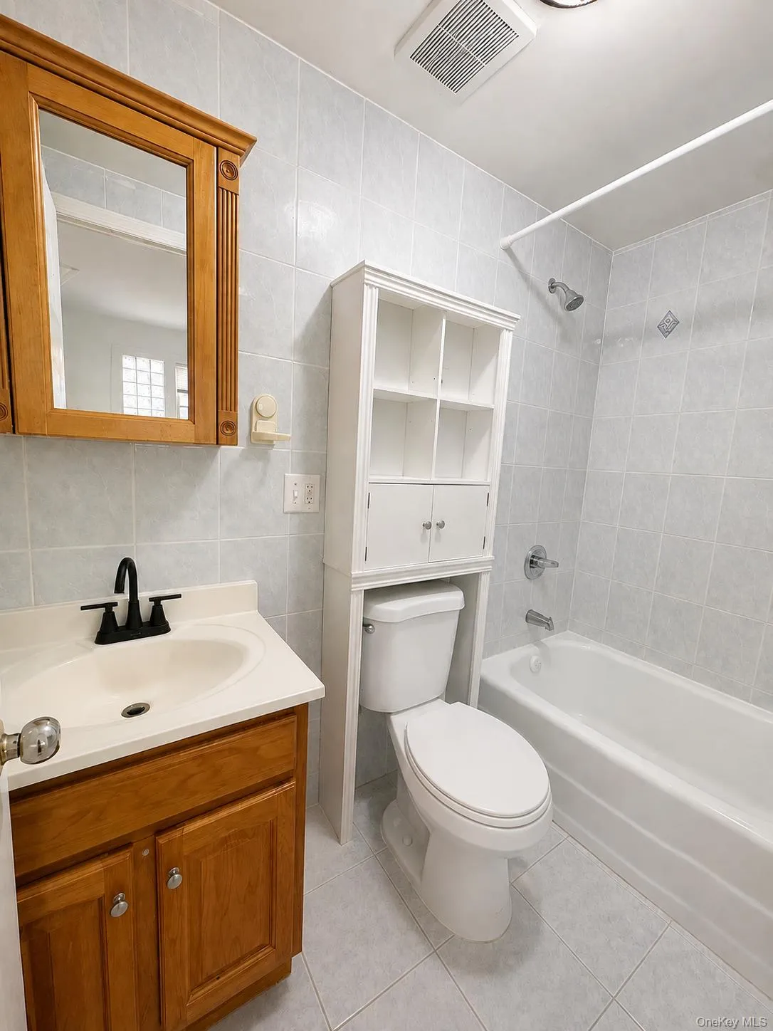 77-18 169th Street, New York, NY, 2 Bedrooms Bedrooms, 5 Rooms Rooms,1 BathroomBathrooms,Residential Lease,For Rent,169th,0,1040331 77-18 169th Street, New York, NY, 2 Bedrooms Bedrooms, 5 Rooms Rooms,1 BathroomBathrooms,Residential Lease,For Rent,169th,0,1040331