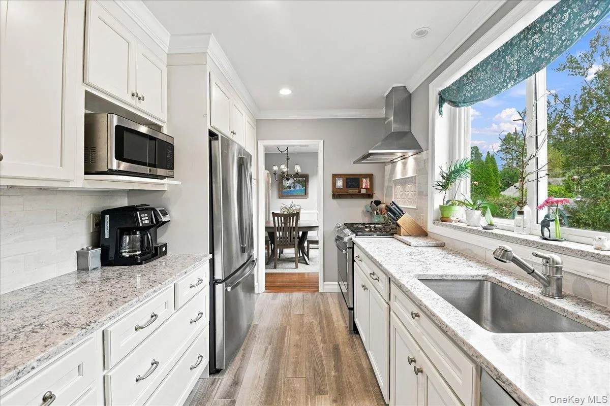 Sunny Kitchen Sunny Kitchen