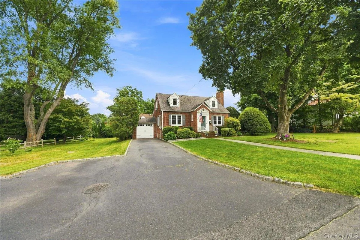 332 Kelly Street, Mount Pleasant, NY, 4 Bedrooms Bedrooms, 9 Rooms Rooms,2 BathroomsBathrooms,Residential,For Rent,Kelly,0,1040332 332 Kelly Street, Mount Pleasant, NY, 4 Bedrooms Bedrooms, 9 Rooms Rooms,2 BathroomsBathrooms,Residential,For Rent,Kelly,0,1040332