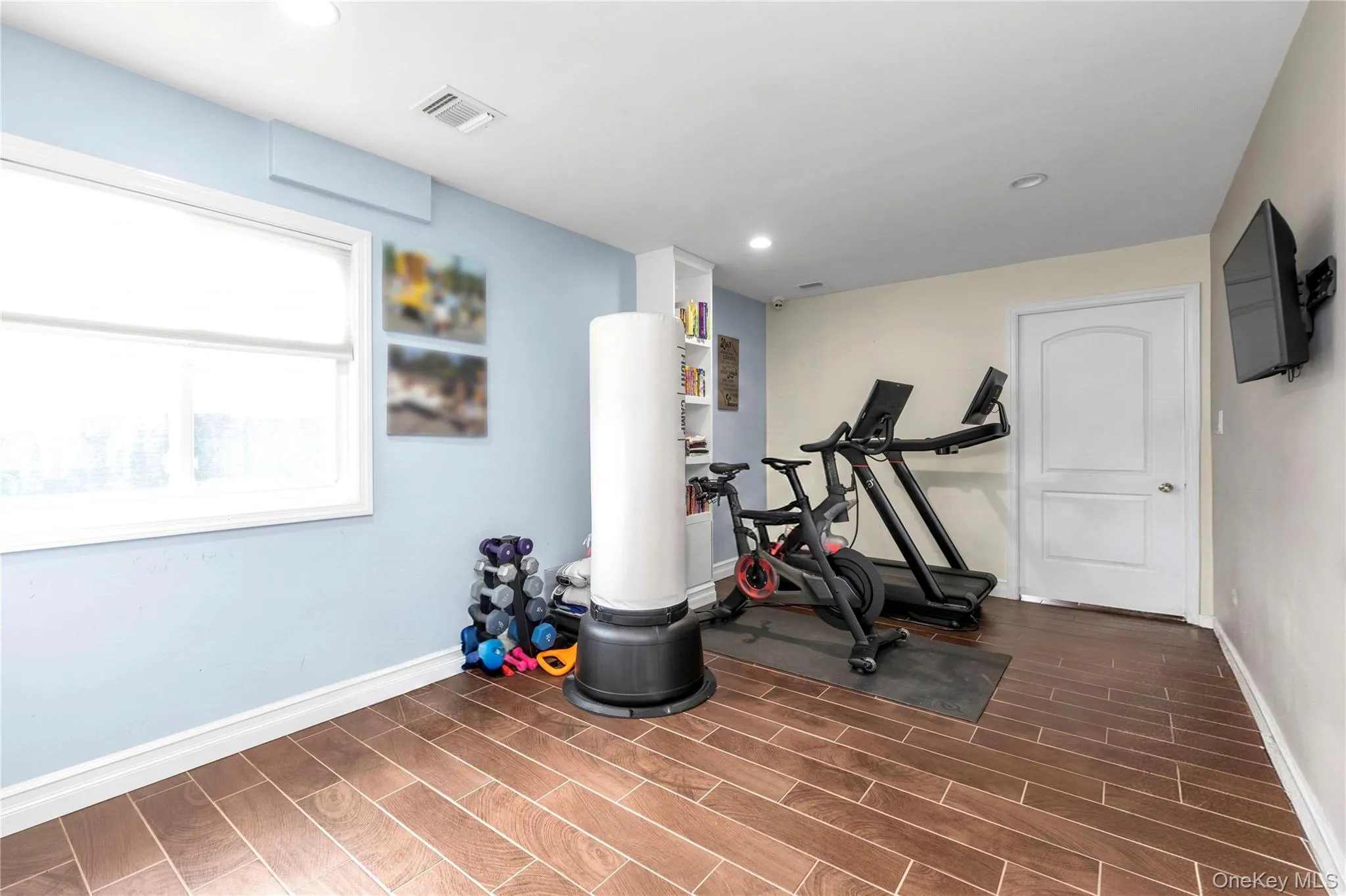 647 Jarvis Avenue, New York, NY, 4 Bedrooms Bedrooms, 10 Rooms Rooms,3 BathroomsBathrooms,Residential,For Rent,Jarvis,0,1040340 647 Jarvis Avenue, New York, NY, 4 Bedrooms Bedrooms, 10 Rooms Rooms,3 BathroomsBathrooms,Residential,For Rent,Jarvis,0,1040340