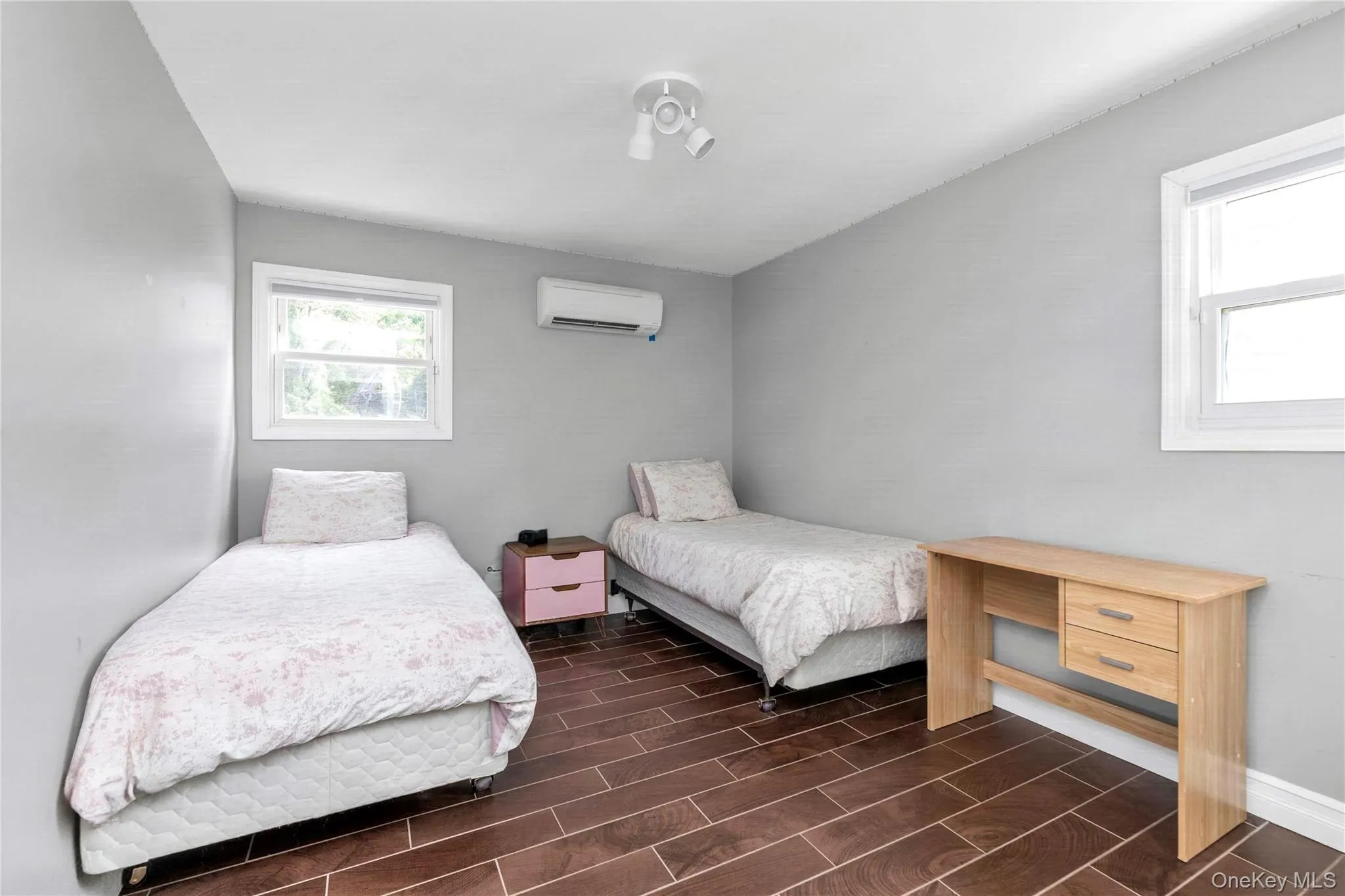 647 Jarvis Avenue, New York, NY, 4 Bedrooms Bedrooms, 10 Rooms Rooms,3 BathroomsBathrooms,Residential,For Rent,Jarvis,0,1040340 647 Jarvis Avenue, New York, NY, 4 Bedrooms Bedrooms, 10 Rooms Rooms,3 BathroomsBathrooms,Residential,For Rent,Jarvis,0,1040340