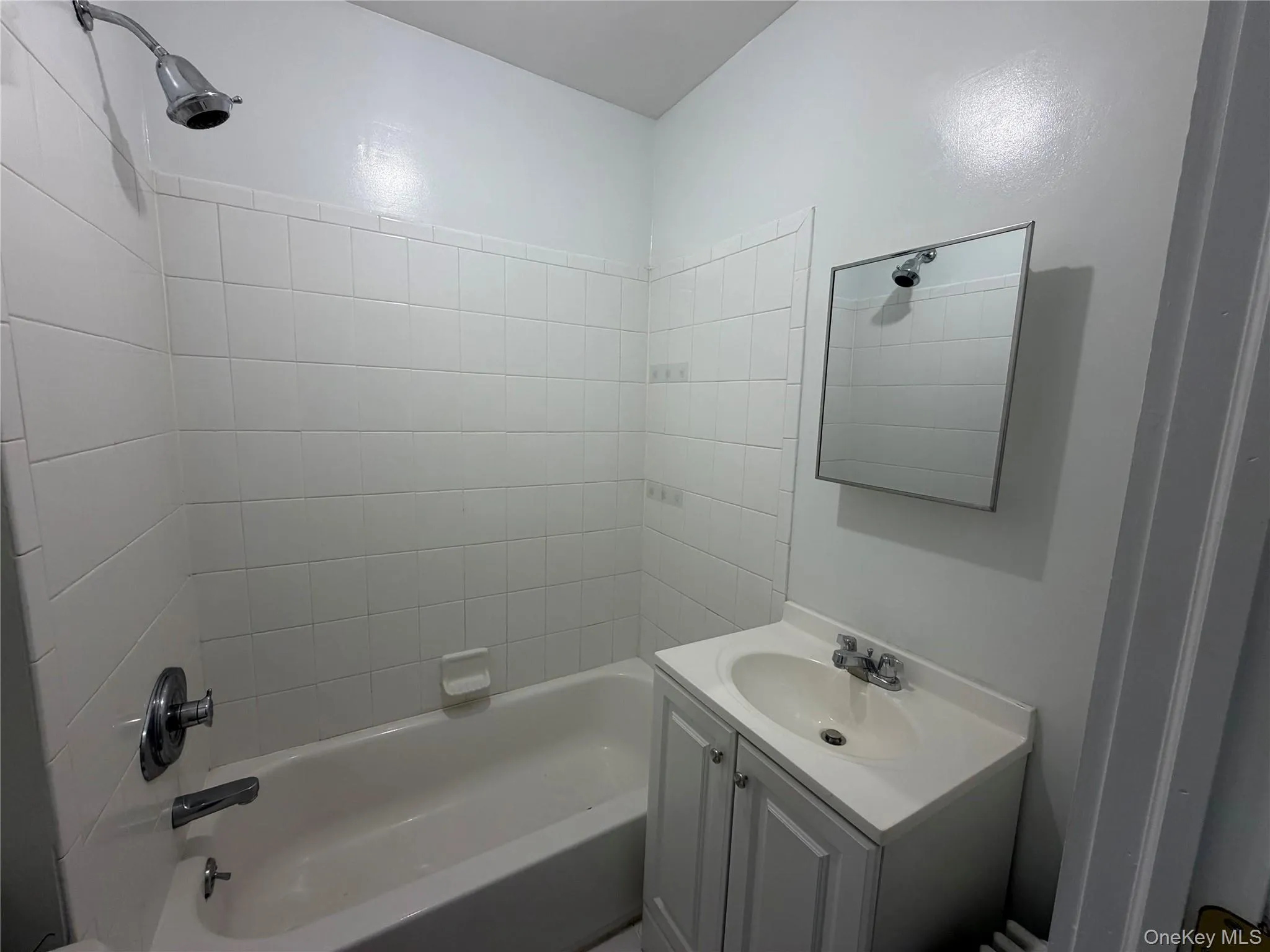 37 East Main Street, Oyster Bay, NY, 1 Bedroom Bedrooms, 3 Rooms Rooms,1 BathroomBathrooms,Residential Lease,For Rent,East Main,0,1040342 37 East Main Street, Oyster Bay, NY, 1 Bedroom Bedrooms, 3 Rooms Rooms,1 BathroomBathrooms,Residential Lease,For Rent,East Main,0,1040342