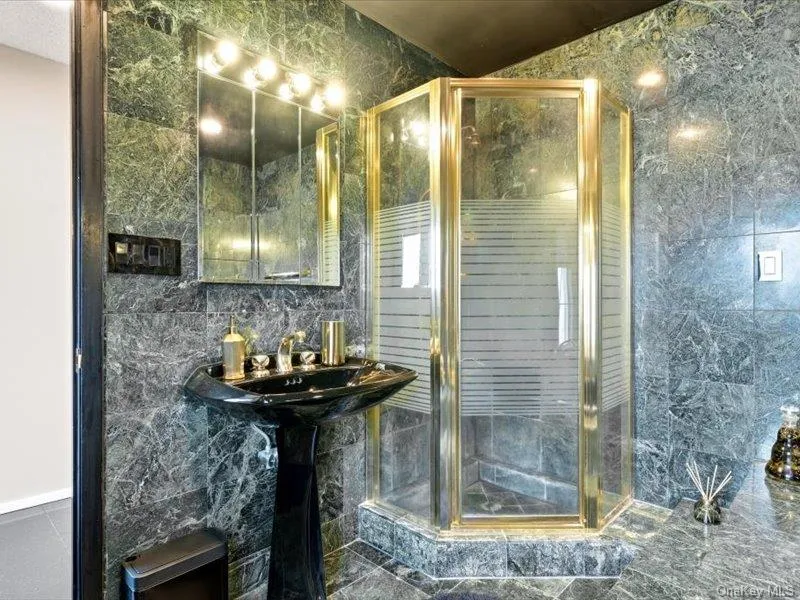 211 Whitewood Drive, Oyster Bay, NY, 4 Bedrooms Bedrooms, 10 Rooms Rooms,4 BathroomsBathrooms,Residential,For Rent,Whitewood,0,1040353 211 Whitewood Drive, Oyster Bay, NY, 4 Bedrooms Bedrooms, 10 Rooms Rooms,4 BathroomsBathrooms,Residential,For Rent,Whitewood,0,1040353