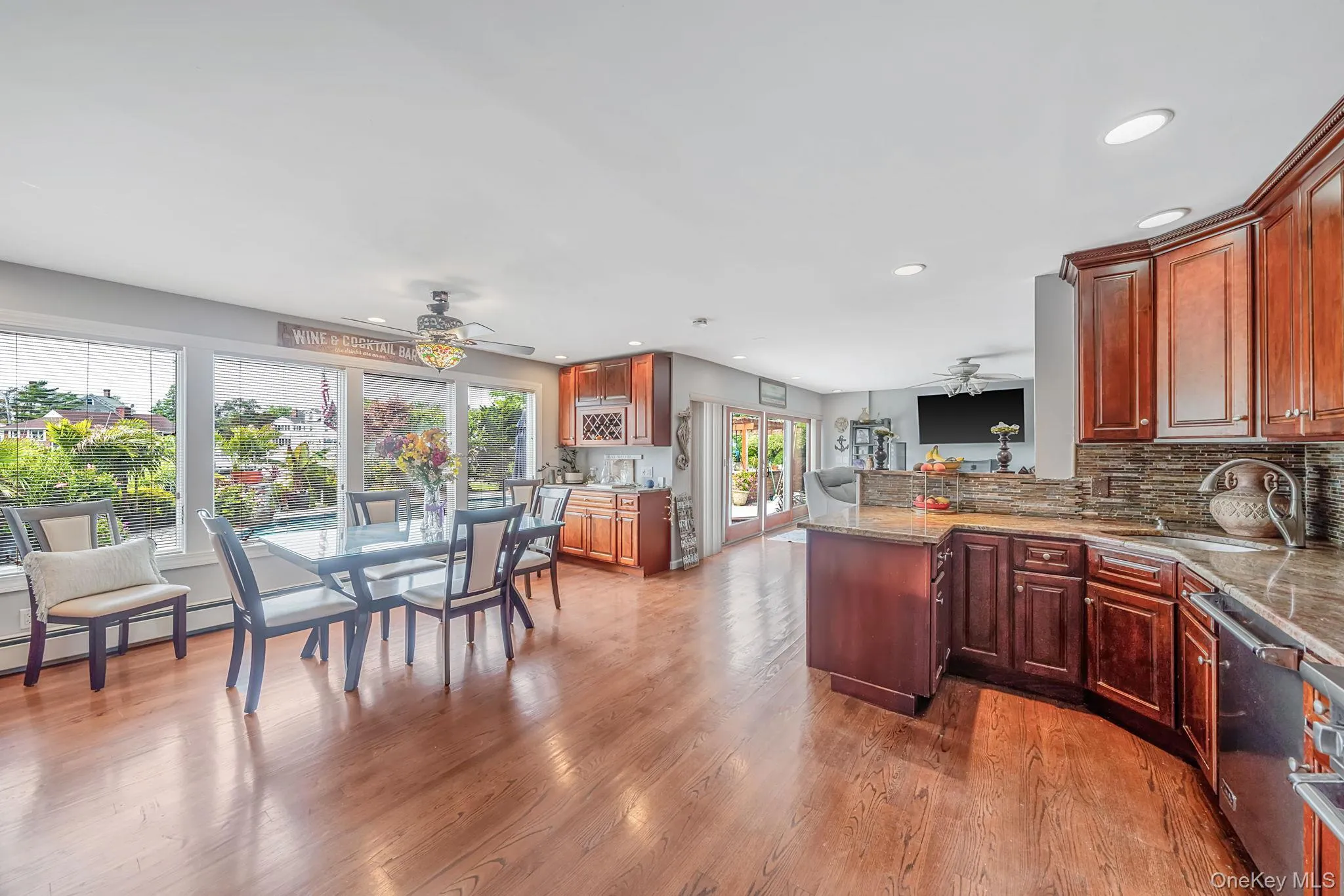 64 Mowbray Avenue, Islip, NY, 9 Bedrooms Bedrooms, 20 Rooms Rooms,9 BathroomsBathrooms,Residential,For Rent,Mowbray,0,1040354 64 Mowbray Avenue, Islip, NY, 9 Bedrooms Bedrooms, 20 Rooms Rooms,9 BathroomsBathrooms,Residential,For Rent,Mowbray,0,1040354
