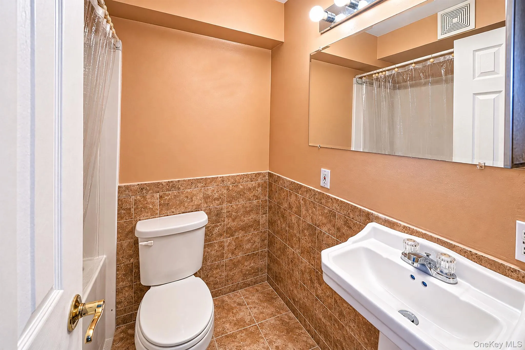 64 Mowbray Avenue, Islip, NY, 9 Bedrooms Bedrooms, 20 Rooms Rooms,9 BathroomsBathrooms,Residential,For Rent,Mowbray,0,1040354 64 Mowbray Avenue, Islip, NY, 9 Bedrooms Bedrooms, 20 Rooms Rooms,9 BathroomsBathrooms,Residential,For Rent,Mowbray,0,1040354