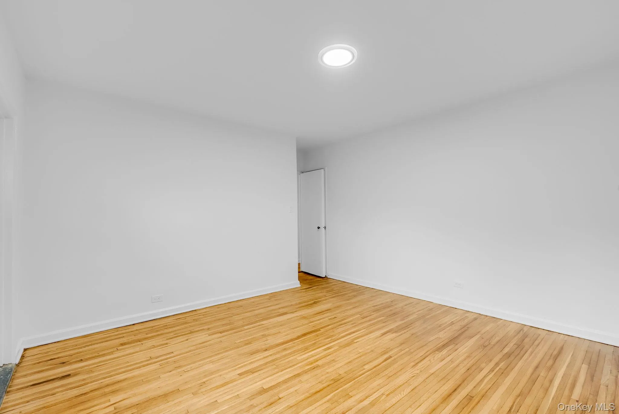 143-50 Hoover Avenue, New York, NY, 1 Bedroom Bedrooms, 4 Rooms Rooms,1 BathroomBathrooms,Residential Lease,For Rent,Hoover,0,1040362 143-50 Hoover Avenue, New York, NY, 1 Bedroom Bedrooms, 4 Rooms Rooms,1 BathroomBathrooms,Residential Lease,For Rent,Hoover,0,1040362