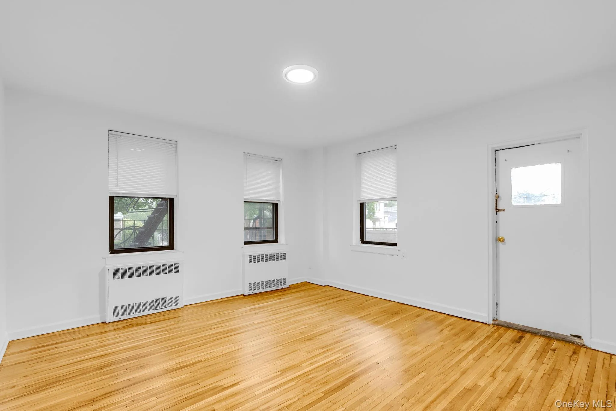 143-50 Hoover Avenue, New York, NY, 1 Bedroom Bedrooms, 4 Rooms Rooms,1 BathroomBathrooms,Residential Lease,For Rent,Hoover,0,1040362 143-50 Hoover Avenue, New York, NY, 1 Bedroom Bedrooms, 4 Rooms Rooms,1 BathroomBathrooms,Residential Lease,For Rent,Hoover,0,1040362