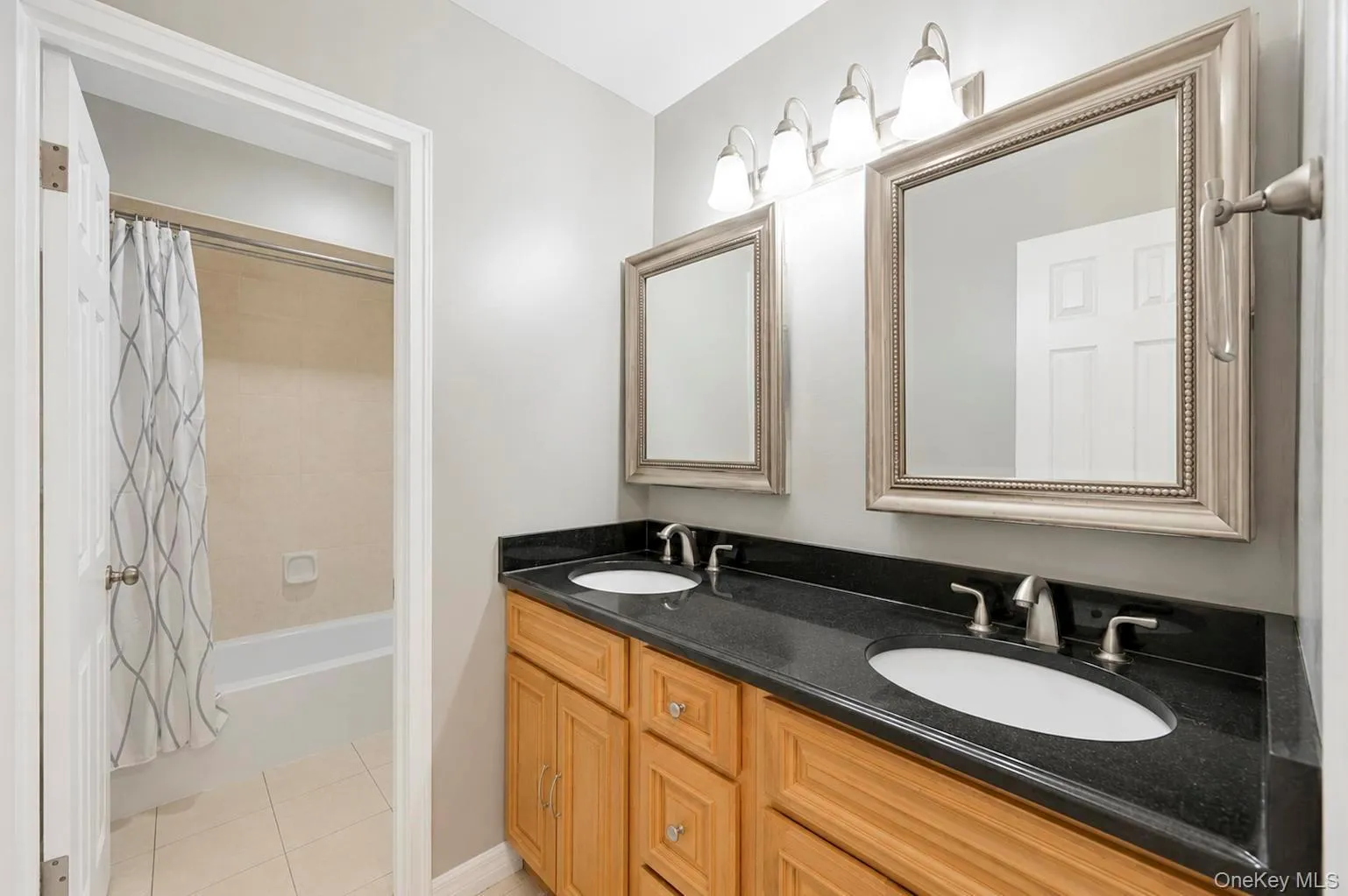 12 Linden Lane, Brookhaven, NY, 4 Bedrooms Bedrooms, 9 Rooms Rooms,2 BathroomsBathrooms,Residential,For Rent,Linden,0,1040364 12 Linden Lane, Brookhaven, NY, 4 Bedrooms Bedrooms, 9 Rooms Rooms,2 BathroomsBathrooms,Residential,For Rent,Linden,0,1040364