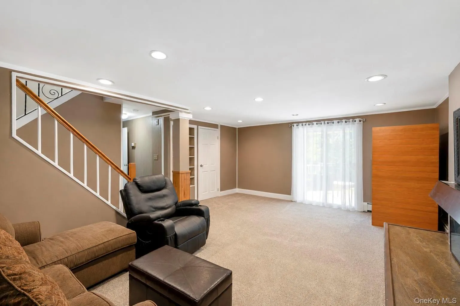 12 Linden Lane, Brookhaven, NY, 4 Bedrooms Bedrooms, 9 Rooms Rooms,2 BathroomsBathrooms,Residential,For Rent,Linden,0,1040364 12 Linden Lane, Brookhaven, NY, 4 Bedrooms Bedrooms, 9 Rooms Rooms,2 BathroomsBathrooms,Residential,For Rent,Linden,0,1040364