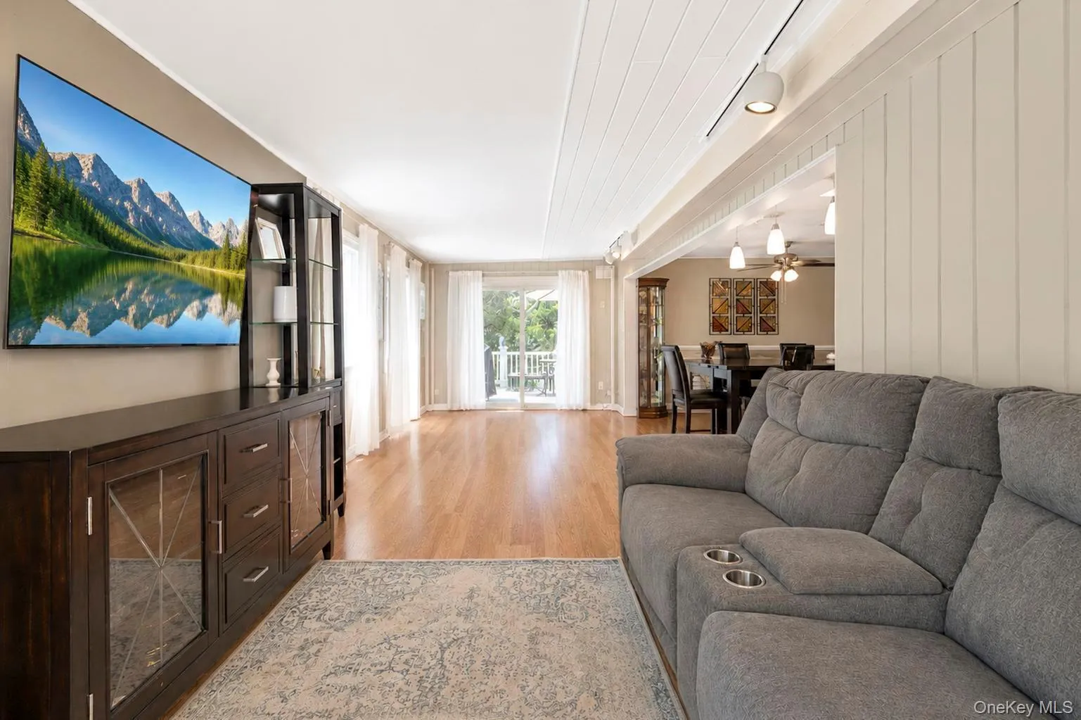 12 Linden Lane, Brookhaven, NY, 4 Bedrooms Bedrooms, 9 Rooms Rooms,2 BathroomsBathrooms,Residential,For Rent,Linden,0,1040364 12 Linden Lane, Brookhaven, NY, 4 Bedrooms Bedrooms, 9 Rooms Rooms,2 BathroomsBathrooms,Residential,For Rent,Linden,0,1040364