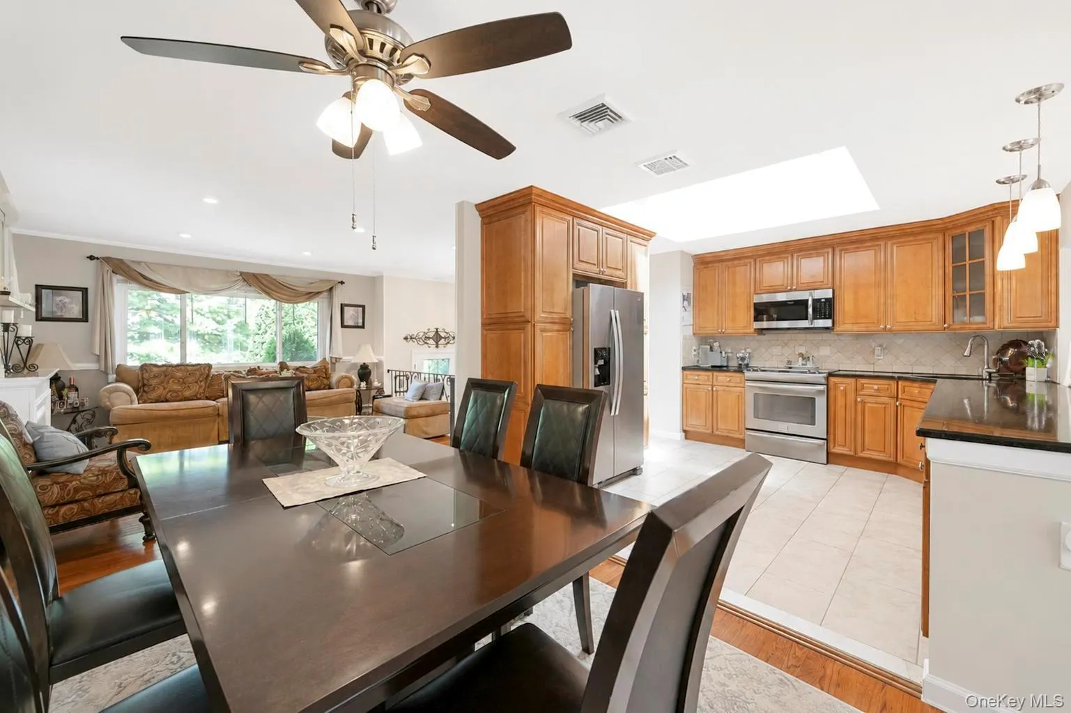 12 Linden Lane, Brookhaven, NY, 4 Bedrooms Bedrooms, 9 Rooms Rooms,2 BathroomsBathrooms,Residential,For Rent,Linden,0,1040364 12 Linden Lane, Brookhaven, NY, 4 Bedrooms Bedrooms, 9 Rooms Rooms,2 BathroomsBathrooms,Residential,For Rent,Linden,0,1040364