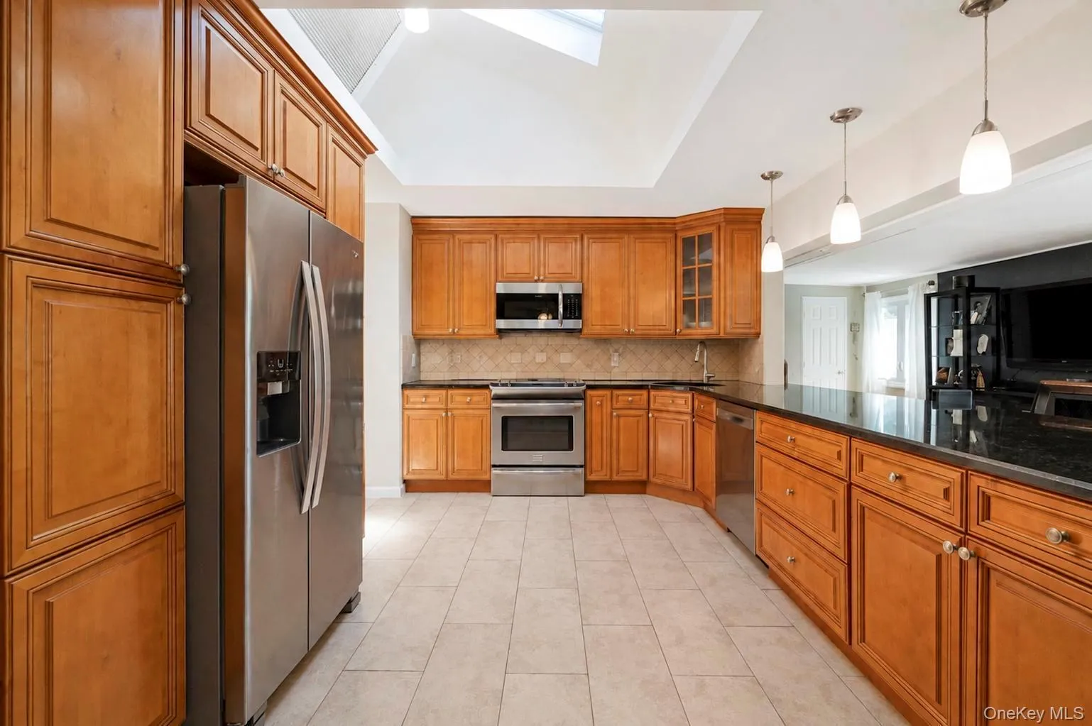 12 Linden Lane, Brookhaven, NY, 4 Bedrooms Bedrooms, 9 Rooms Rooms,2 BathroomsBathrooms,Residential,For Rent,Linden,0,1040364 12 Linden Lane, Brookhaven, NY, 4 Bedrooms Bedrooms, 9 Rooms Rooms,2 BathroomsBathrooms,Residential,For Rent,Linden,0,1040364