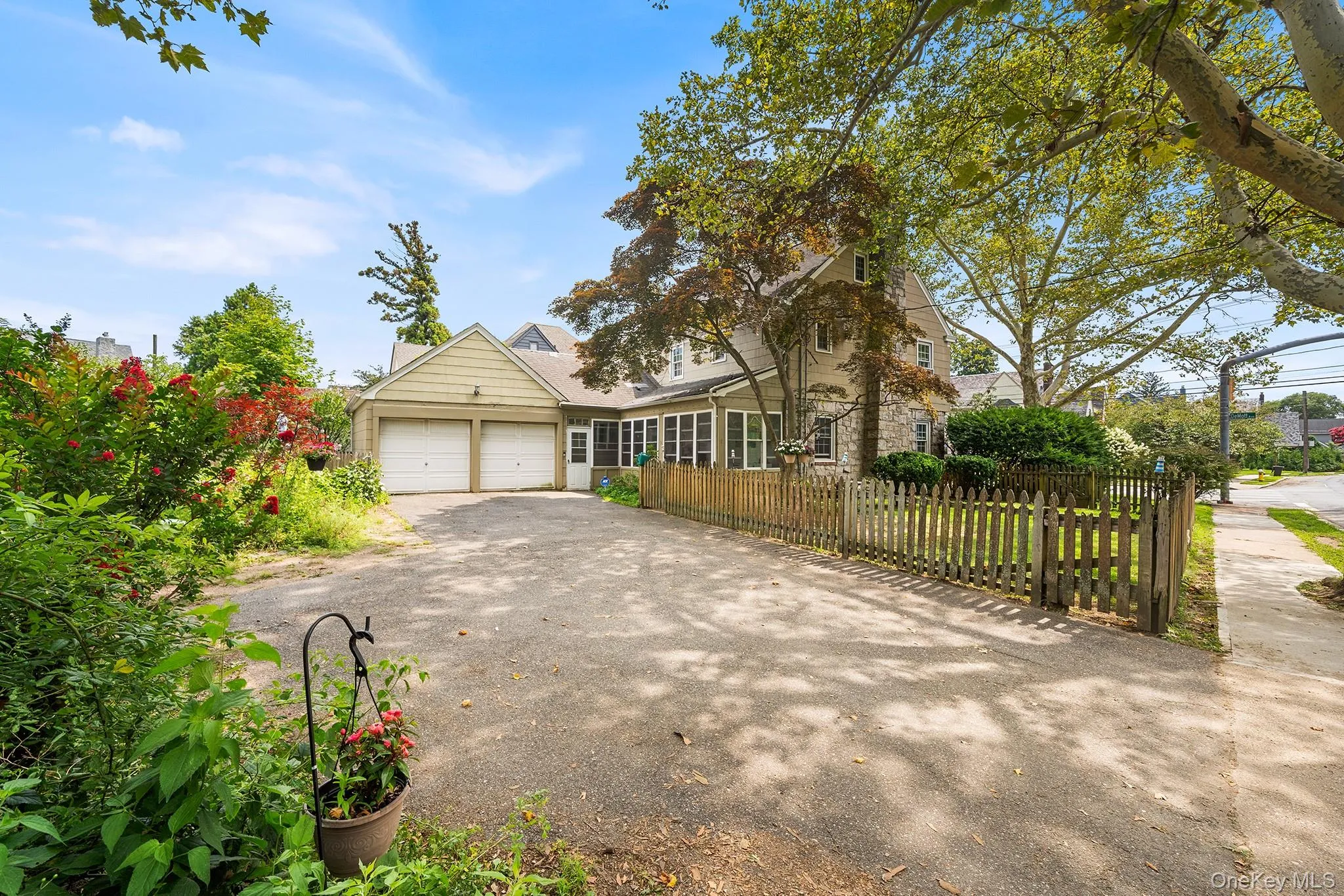 3 Demott Avenue, Hempstead, NY, 3 Bedrooms Bedrooms, 7 Rooms Rooms,3 BathroomsBathrooms,Residential,For Rent,Demott,0,1040367 3 Demott Avenue, Hempstead, NY, 3 Bedrooms Bedrooms, 7 Rooms Rooms,3 BathroomsBathrooms,Residential,For Rent,Demott,0,1040367