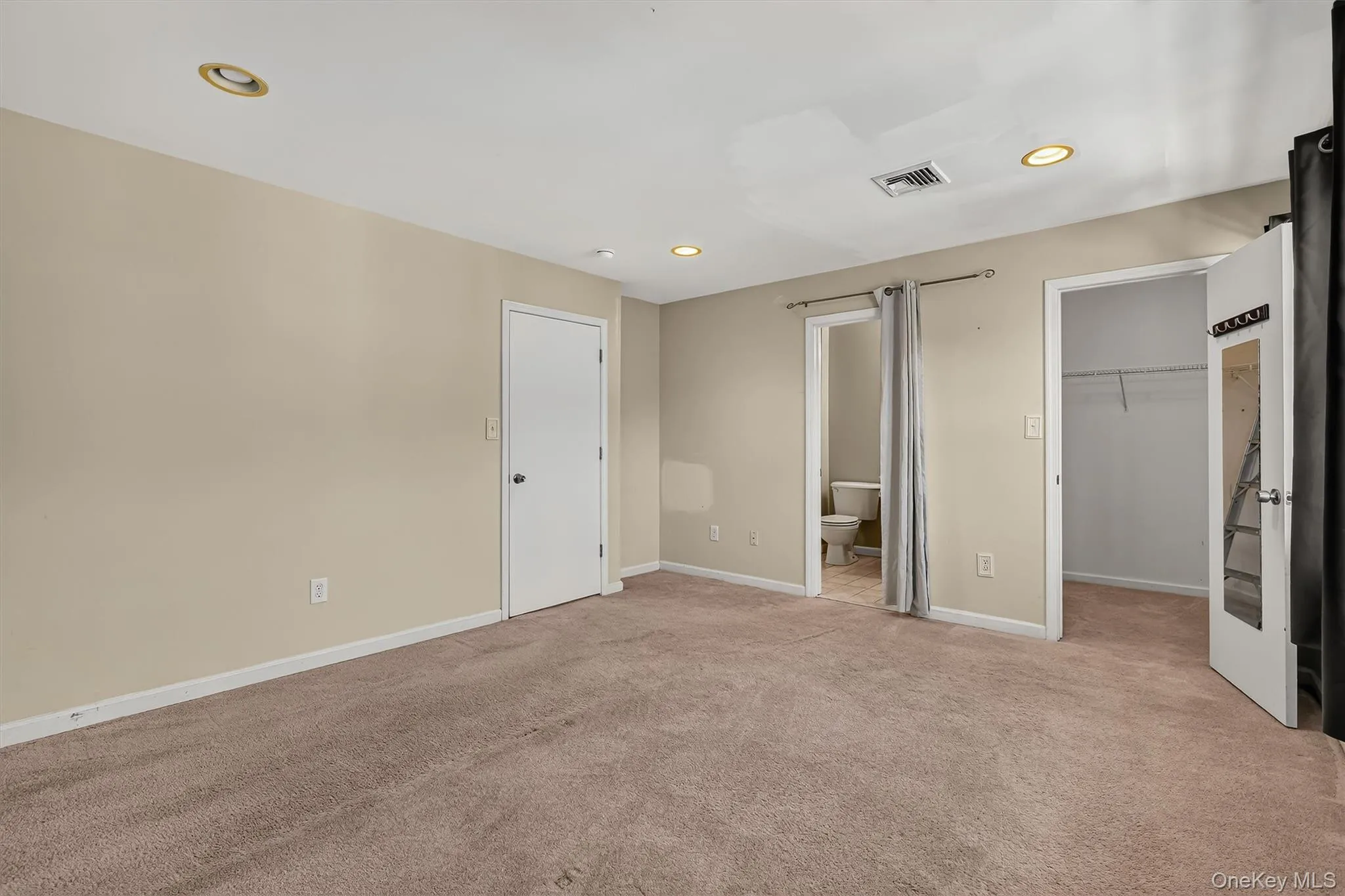 43 Mayer Drive, Middletown, NY, 3 Bedrooms Bedrooms, 5 Rooms Rooms,2 BathroomsBathrooms,Residential,For Rent,Mayer,0,1040368 43 Mayer Drive, Middletown, NY, 3 Bedrooms Bedrooms, 5 Rooms Rooms,2 BathroomsBathrooms,Residential,For Rent,Mayer,0,1040368