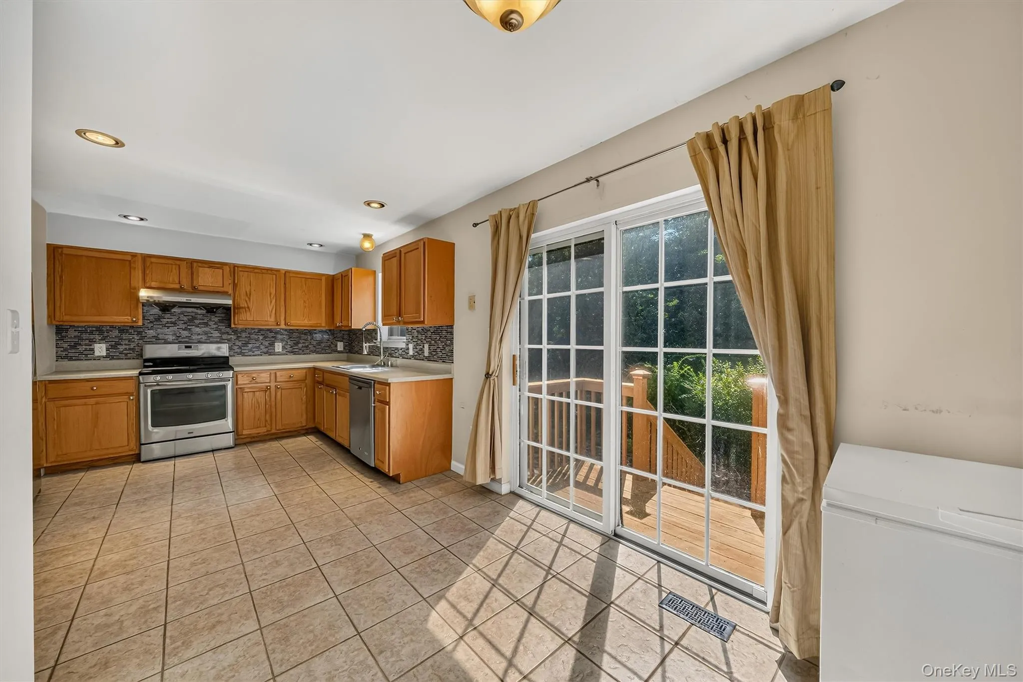 43 Mayer Drive, Middletown, NY, 3 Bedrooms Bedrooms, 5 Rooms Rooms,2 BathroomsBathrooms,Residential,For Rent,Mayer,0,1040368 43 Mayer Drive, Middletown, NY, 3 Bedrooms Bedrooms, 5 Rooms Rooms,2 BathroomsBathrooms,Residential,For Rent,Mayer,0,1040368
