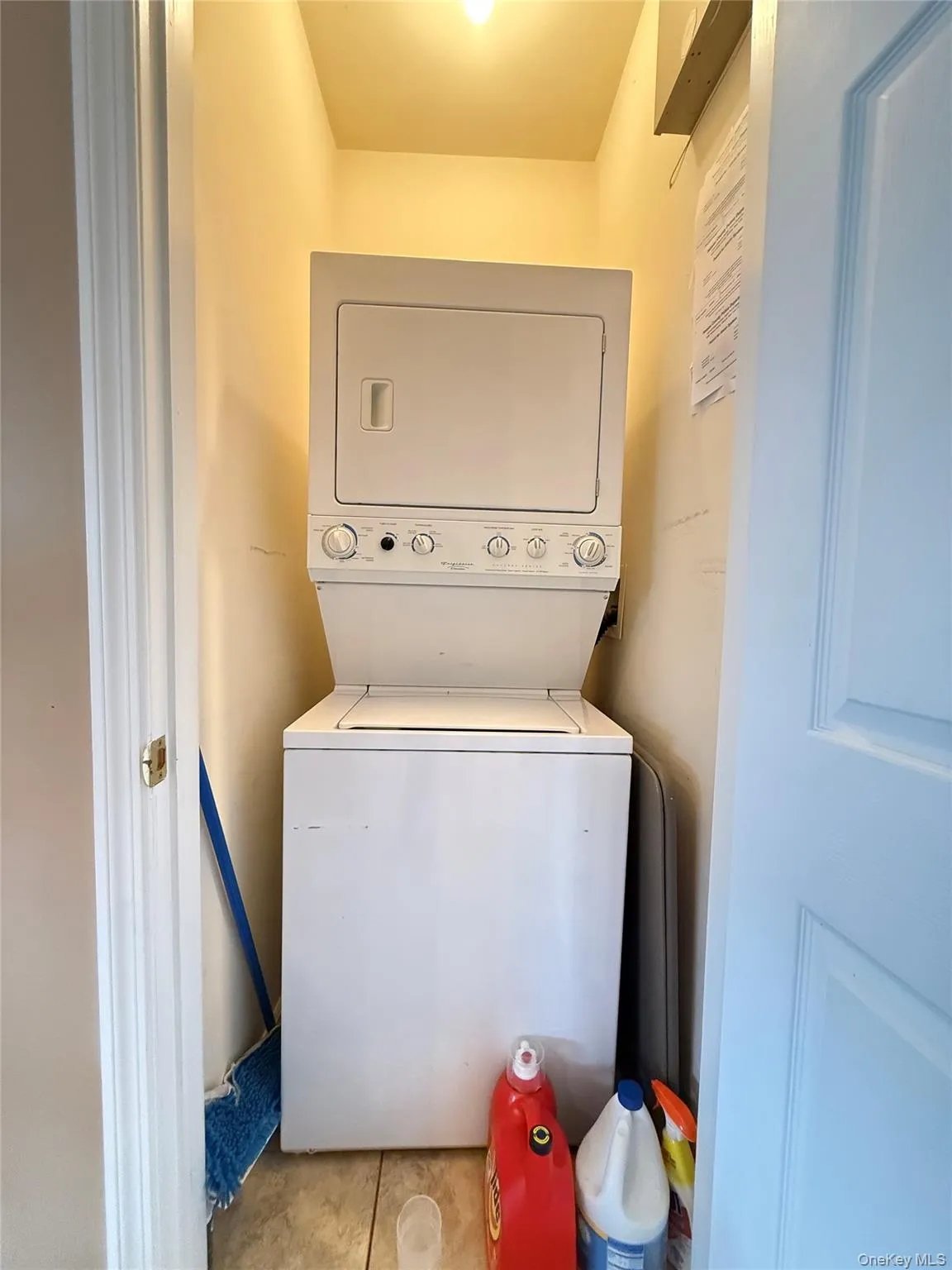 197 Fulton Street, Oyster Bay, NY, 2 Bedrooms Bedrooms, 5 Rooms Rooms,2 BathroomsBathrooms,Residential,For Rent,Fulton,0,1040369 197 Fulton Street, Oyster Bay, NY, 2 Bedrooms Bedrooms, 5 Rooms Rooms,2 BathroomsBathrooms,Residential,For Rent,Fulton,0,1040369