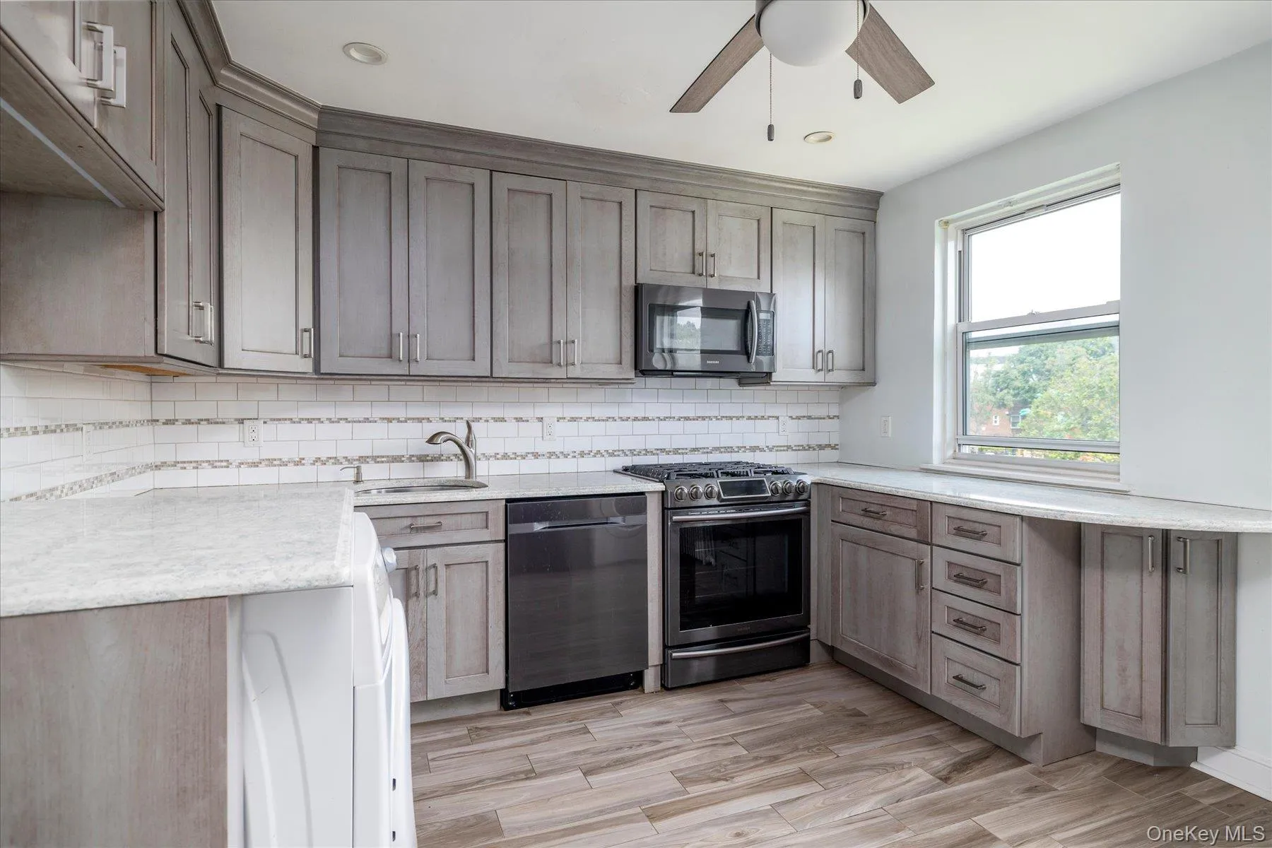 245-41B 77th Crescent, New York, NY, 1 Bedroom Bedrooms, 4 Rooms Rooms,1 BathroomBathrooms,Residential Lease,For Rent,77th,0,1040370 245-41B 77th Crescent, New York, NY, 1 Bedroom Bedrooms, 4 Rooms Rooms,1 BathroomBathrooms,Residential Lease,For Rent,77th,0,1040370