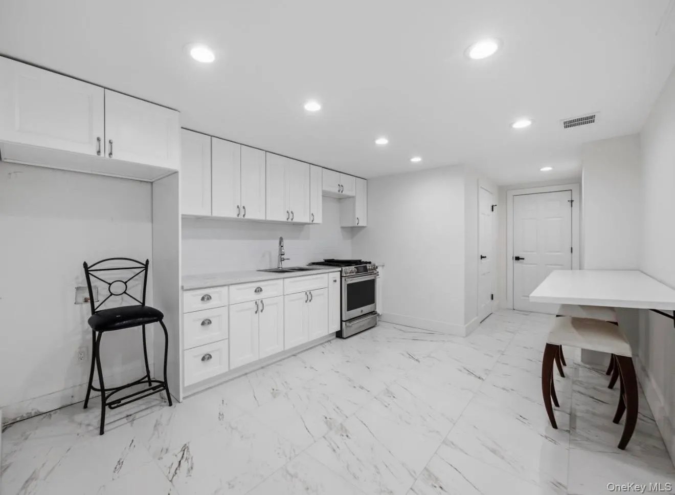 12 Rollingwood Drive, Clarkstown, NY, 7 Bedrooms Bedrooms, 24 Rooms Rooms,7 BathroomsBathrooms,Residential,For Rent,Rollingwood,0,1040383 12 Rollingwood Drive, Clarkstown, NY, 7 Bedrooms Bedrooms, 24 Rooms Rooms,7 BathroomsBathrooms,Residential,For Rent,Rollingwood,0,1040383