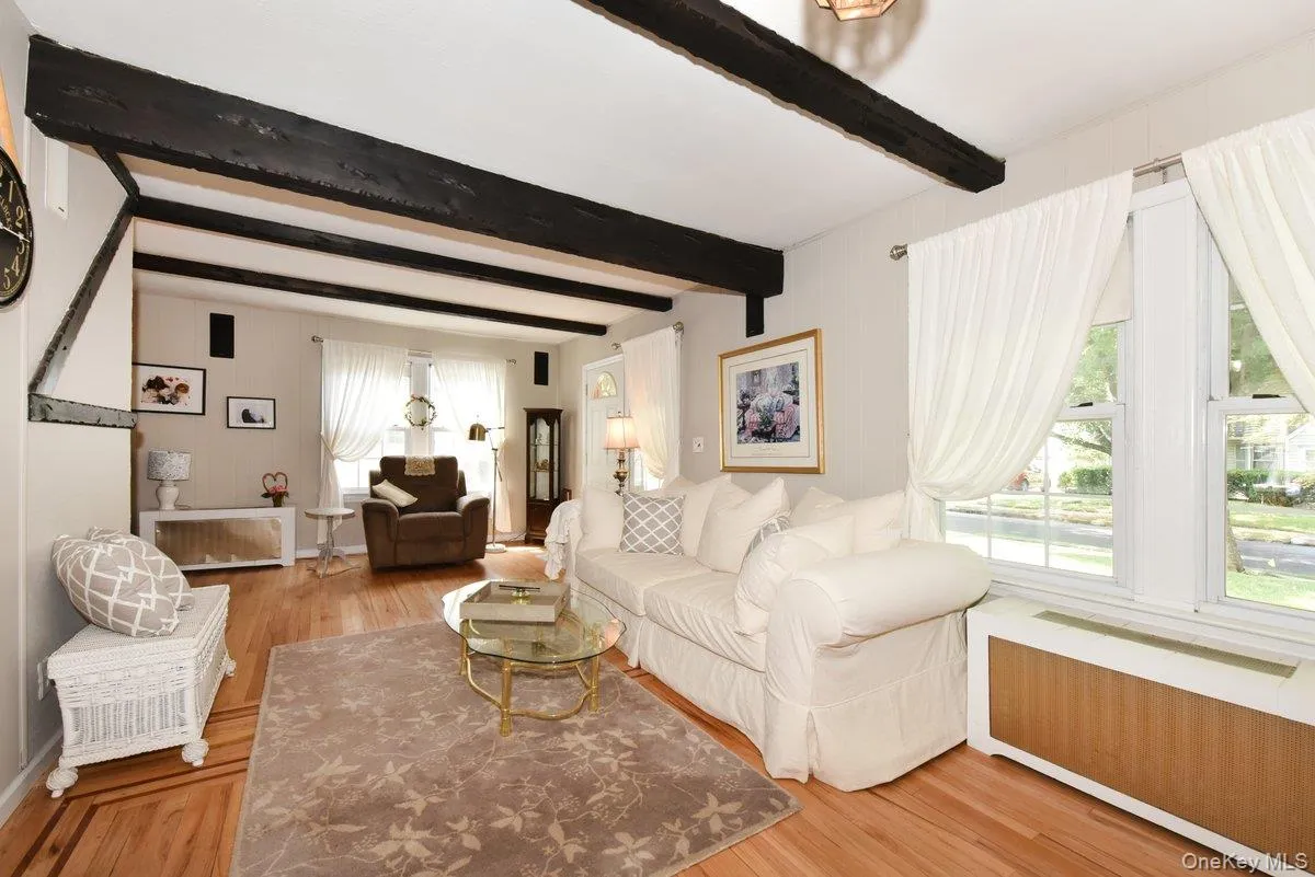 154 Argyle Road, Hempstead, NY, 4 Bedrooms Bedrooms, 8 Rooms Rooms,1 BathroomBathrooms,Residential,For Rent,Argyle,0,1040384 154 Argyle Road, Hempstead, NY, 4 Bedrooms Bedrooms, 8 Rooms Rooms,1 BathroomBathrooms,Residential,For Rent,Argyle,0,1040384