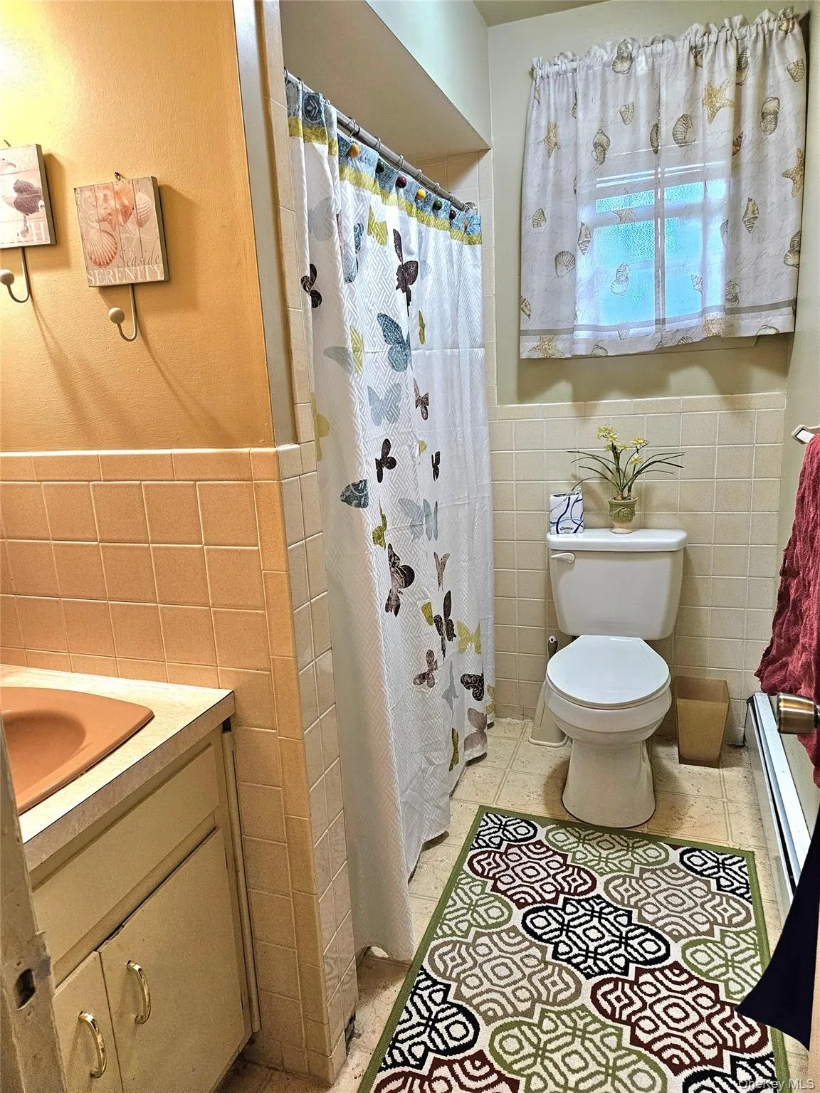 1st floor full bath 1st floor full bath