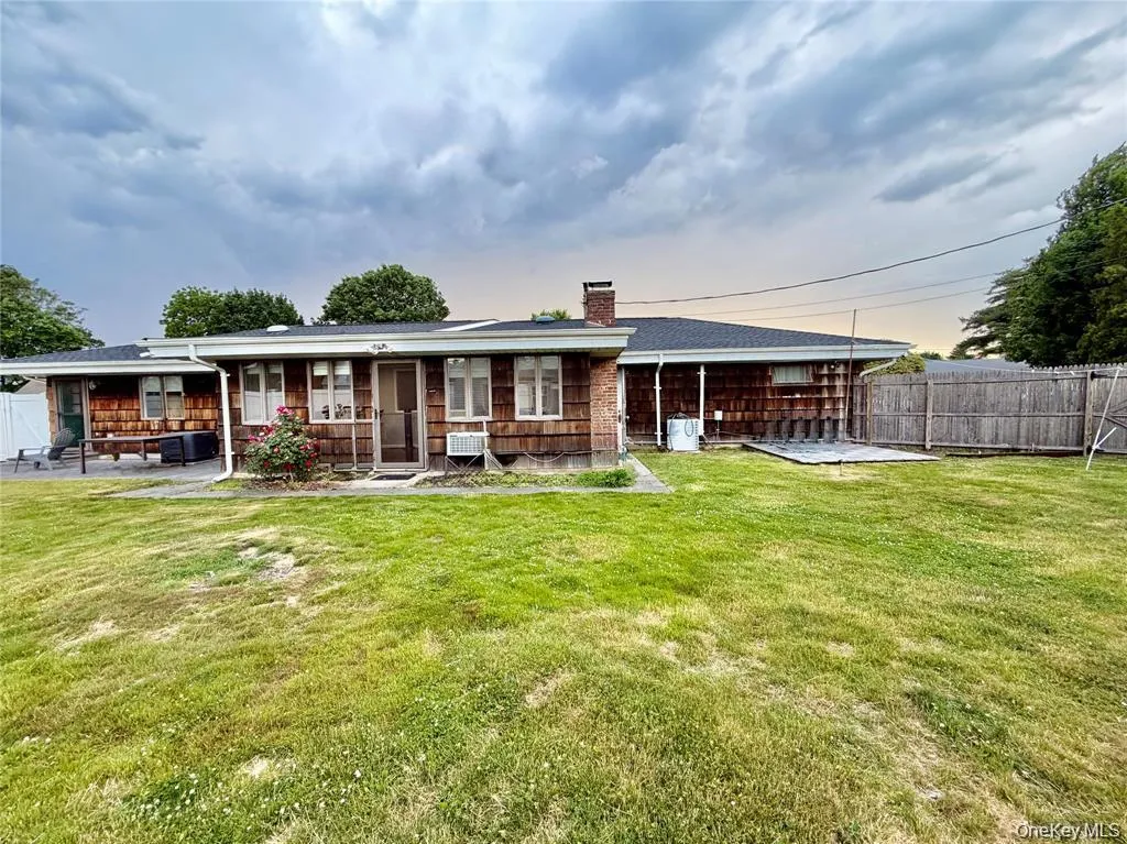 89 Bruce Avenue, Oyster Bay, NY, 5 Bedrooms Bedrooms, 12 Rooms Rooms,2 BathroomsBathrooms,Residential,For Rent,Bruce,0,1040390 89 Bruce Avenue, Oyster Bay, NY, 5 Bedrooms Bedrooms, 12 Rooms Rooms,2 BathroomsBathrooms,Residential,For Rent,Bruce,0,1040390