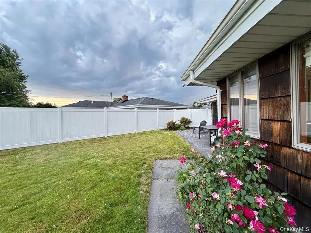 89 Bruce Avenue, Oyster Bay, NY, 5 Bedrooms Bedrooms, 12 Rooms Rooms,2 BathroomsBathrooms,Residential,For Rent,Bruce,0,1040390 89 Bruce Avenue, Oyster Bay, NY, 5 Bedrooms Bedrooms, 12 Rooms Rooms,2 BathroomsBathrooms,Residential,For Rent,Bruce,0,1040390
