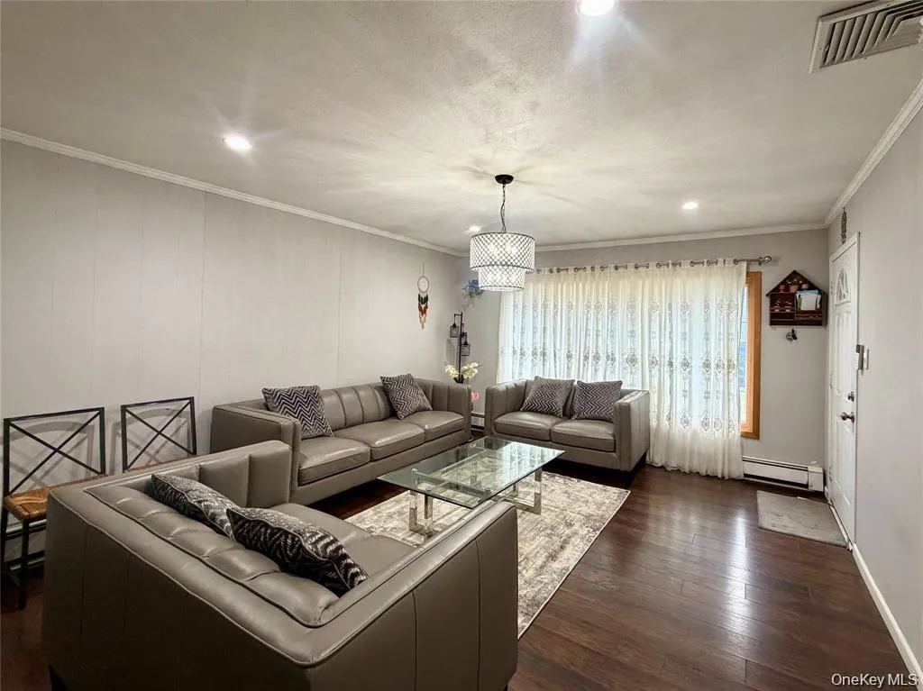 89 Bruce Avenue, Oyster Bay, NY, 5 Bedrooms Bedrooms, 12 Rooms Rooms,2 BathroomsBathrooms,Residential,For Rent,Bruce,0,1040390 89 Bruce Avenue, Oyster Bay, NY, 5 Bedrooms Bedrooms, 12 Rooms Rooms,2 BathroomsBathrooms,Residential,For Rent,Bruce,0,1040390