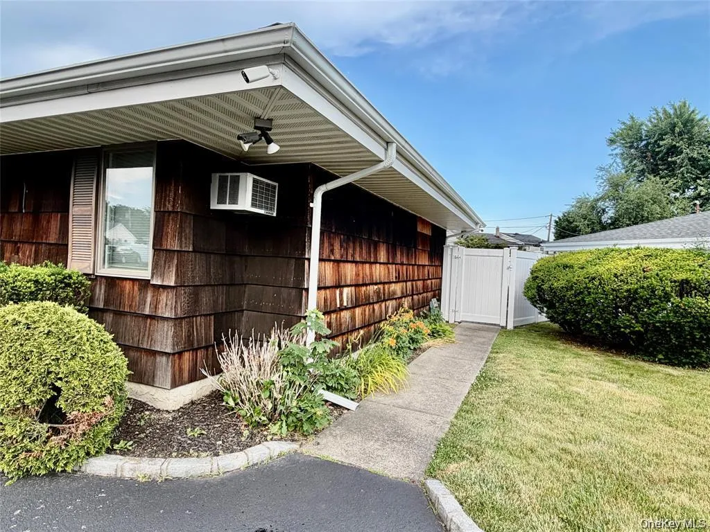 89 Bruce Avenue, Oyster Bay, NY, 5 Bedrooms Bedrooms, 12 Rooms Rooms,2 BathroomsBathrooms,Residential,For Rent,Bruce,0,1040390 89 Bruce Avenue, Oyster Bay, NY, 5 Bedrooms Bedrooms, 12 Rooms Rooms,2 BathroomsBathrooms,Residential,For Rent,Bruce,0,1040390