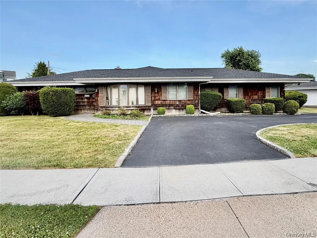 89 Bruce Avenue, Oyster Bay, NY, 5 Bedrooms Bedrooms, 12 Rooms Rooms,2 BathroomsBathrooms,Residential,For Rent,Bruce,0,1040390 89 Bruce Avenue, Oyster Bay, NY, 5 Bedrooms Bedrooms, 12 Rooms Rooms,2 BathroomsBathrooms,Residential,For Rent,Bruce,0,1040390