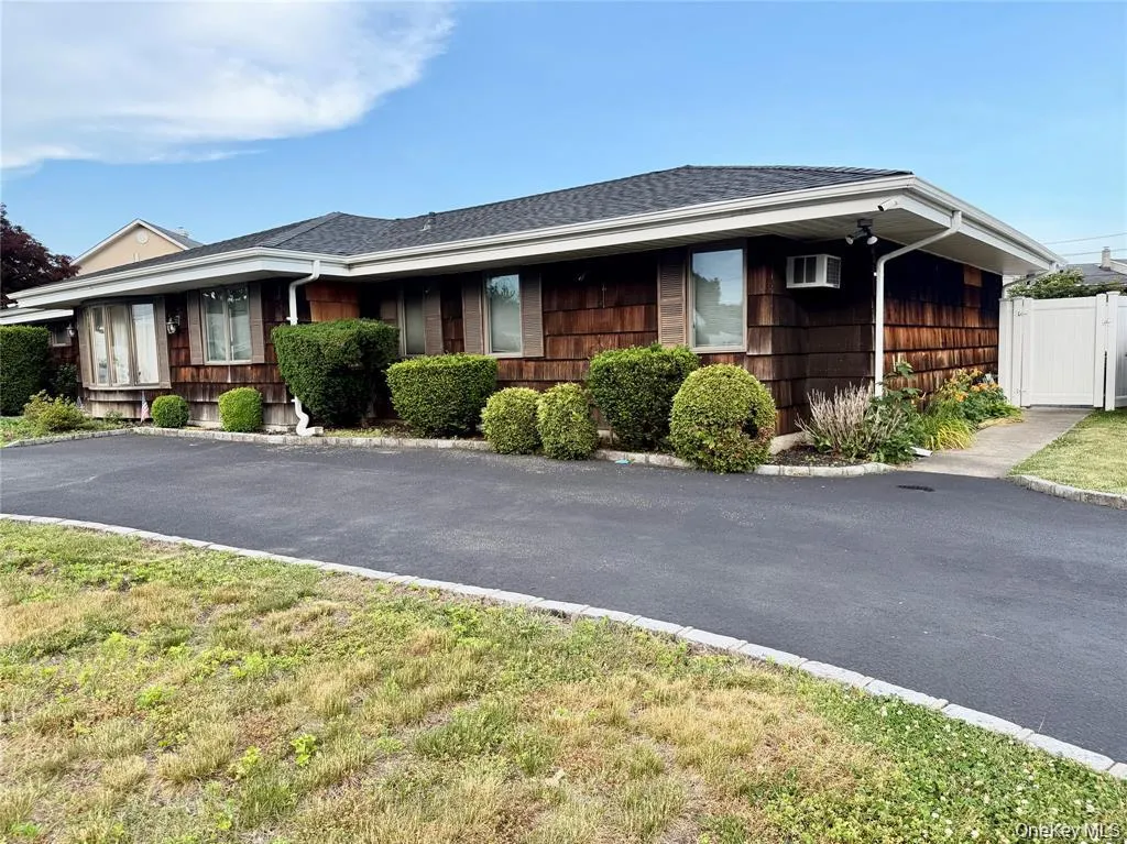 89 Bruce Avenue, Oyster Bay, NY, 5 Bedrooms Bedrooms, 12 Rooms Rooms,2 BathroomsBathrooms,Residential,For Rent,Bruce,0,1040390 89 Bruce Avenue, Oyster Bay, NY, 5 Bedrooms Bedrooms, 12 Rooms Rooms,2 BathroomsBathrooms,Residential,For Rent,Bruce,0,1040390
