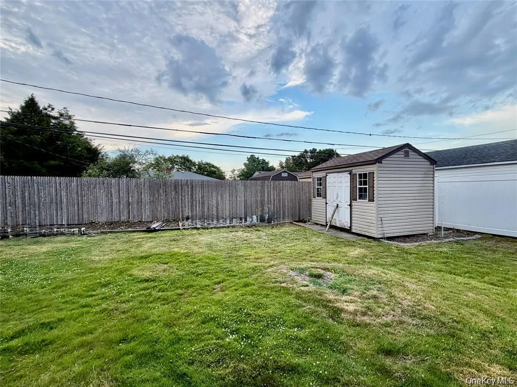 89 Bruce Avenue, Oyster Bay, NY, 5 Bedrooms Bedrooms, 12 Rooms Rooms,2 BathroomsBathrooms,Residential,For Rent,Bruce,0,1040390 89 Bruce Avenue, Oyster Bay, NY, 5 Bedrooms Bedrooms, 12 Rooms Rooms,2 BathroomsBathrooms,Residential,For Rent,Bruce,0,1040390