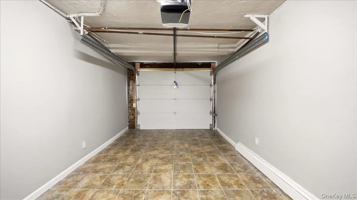 3337 Gunther Avenue, New York, NY, 3 Bedrooms Bedrooms, 7 Rooms Rooms,2 BathroomsBathrooms,Residential,For Rent,Gunther,0,1040393 3337 Gunther Avenue, New York, NY, 3 Bedrooms Bedrooms, 7 Rooms Rooms,2 BathroomsBathrooms,Residential,For Rent,Gunther,0,1040393