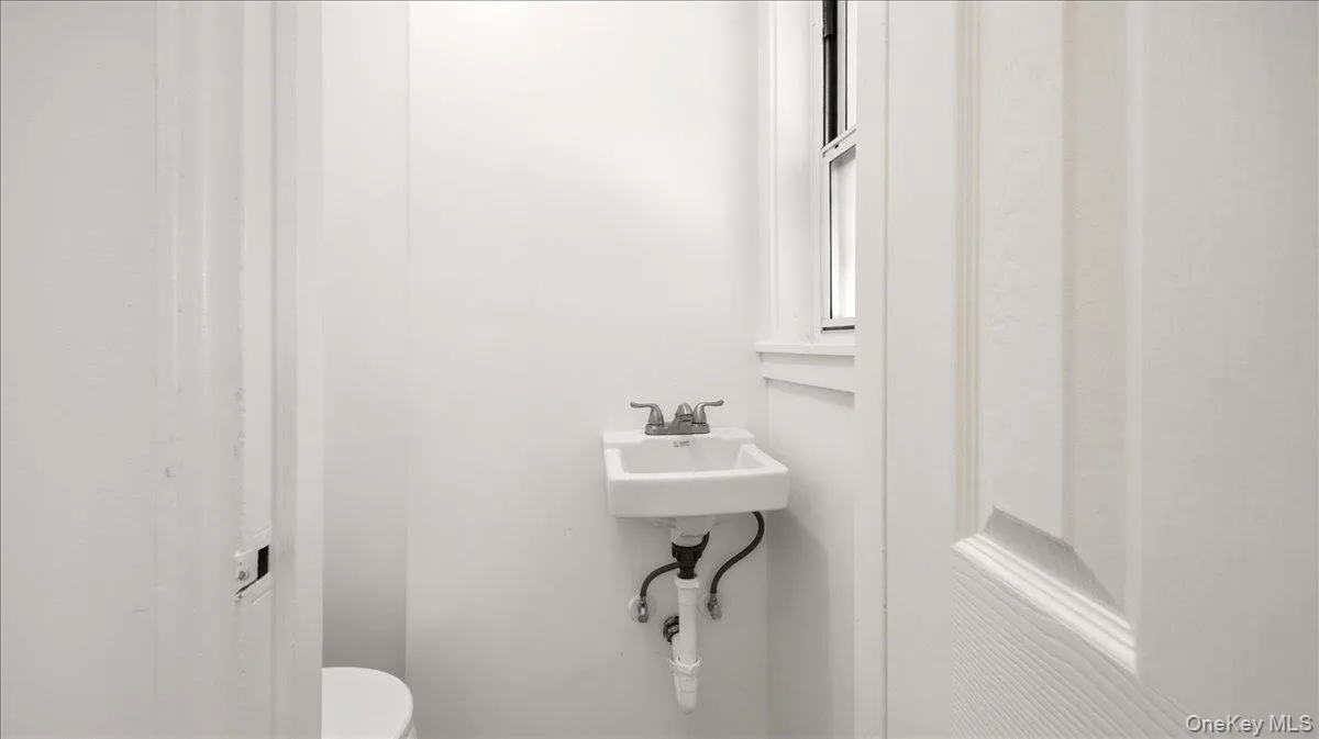 3337 Gunther Avenue, New York, NY, 3 Bedrooms Bedrooms, 7 Rooms Rooms,2 BathroomsBathrooms,Residential,For Rent,Gunther,0,1040393 3337 Gunther Avenue, New York, NY, 3 Bedrooms Bedrooms, 7 Rooms Rooms,2 BathroomsBathrooms,Residential,For Rent,Gunther,0,1040393