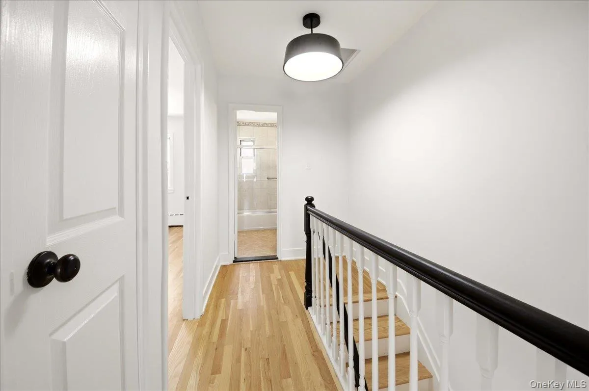 3337 Gunther Avenue, New York, NY, 3 Bedrooms Bedrooms, 7 Rooms Rooms,2 BathroomsBathrooms,Residential,For Rent,Gunther,0,1040393 3337 Gunther Avenue, New York, NY, 3 Bedrooms Bedrooms, 7 Rooms Rooms,2 BathroomsBathrooms,Residential,For Rent,Gunther,0,1040393