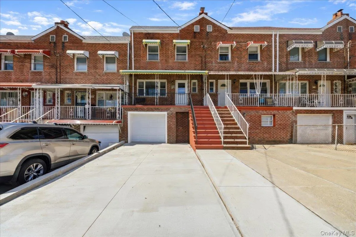 3337 Gunther Avenue, New York, NY, 3 Bedrooms Bedrooms, 7 Rooms Rooms,2 BathroomsBathrooms,Residential,For Rent,Gunther,0,1040393 3337 Gunther Avenue, New York, NY, 3 Bedrooms Bedrooms, 7 Rooms Rooms,2 BathroomsBathrooms,Residential,For Rent,Gunther,0,1040393