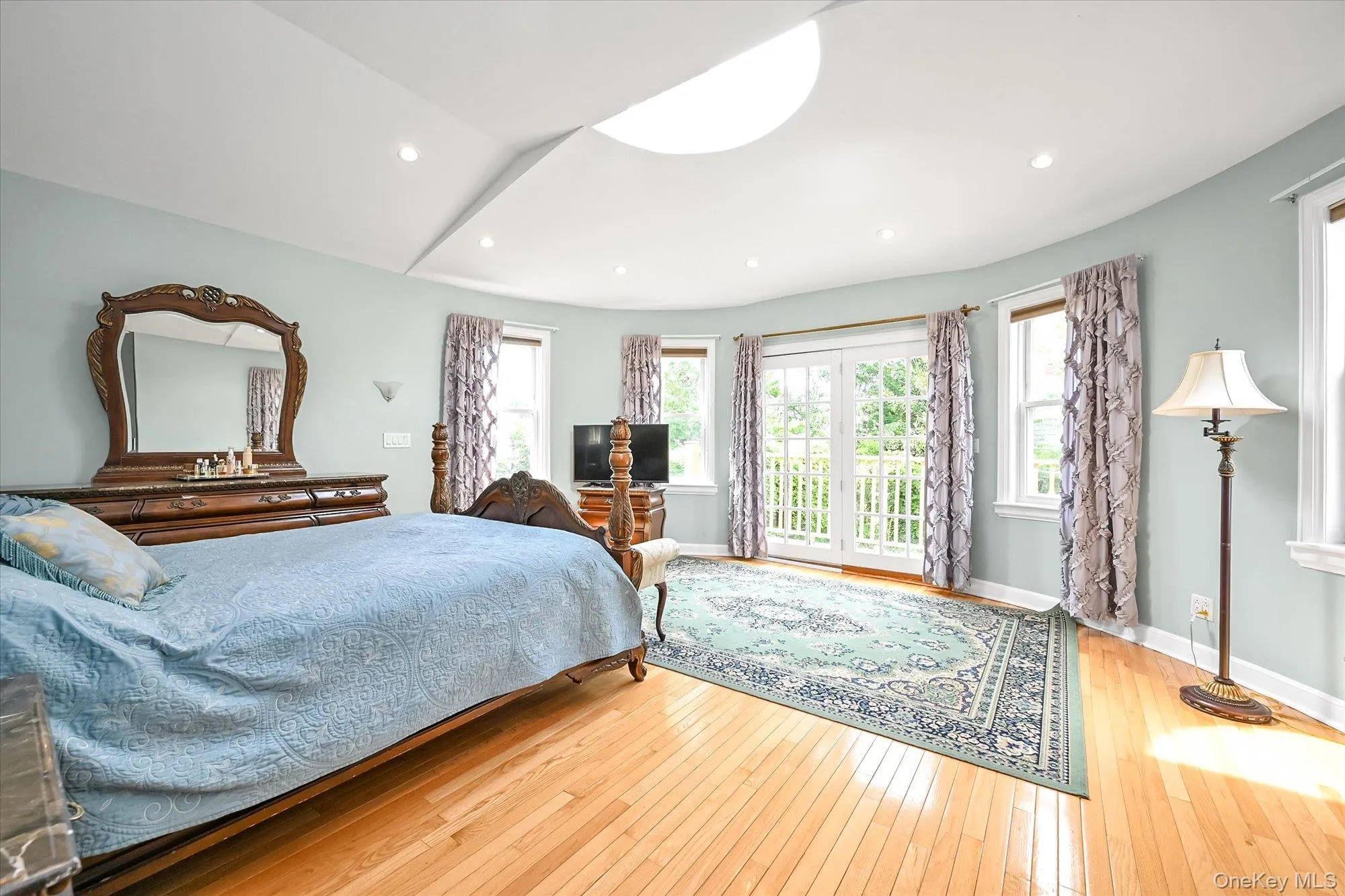 18433 Tudor Road, New York, NY, 4 Bedrooms Bedrooms, 12 Rooms Rooms,3 BathroomsBathrooms,Residential,For Rent,Tudor,0,1040404 18433 Tudor Road, New York, NY, 4 Bedrooms Bedrooms, 12 Rooms Rooms,3 BathroomsBathrooms,Residential,For Rent,Tudor,0,1040404
