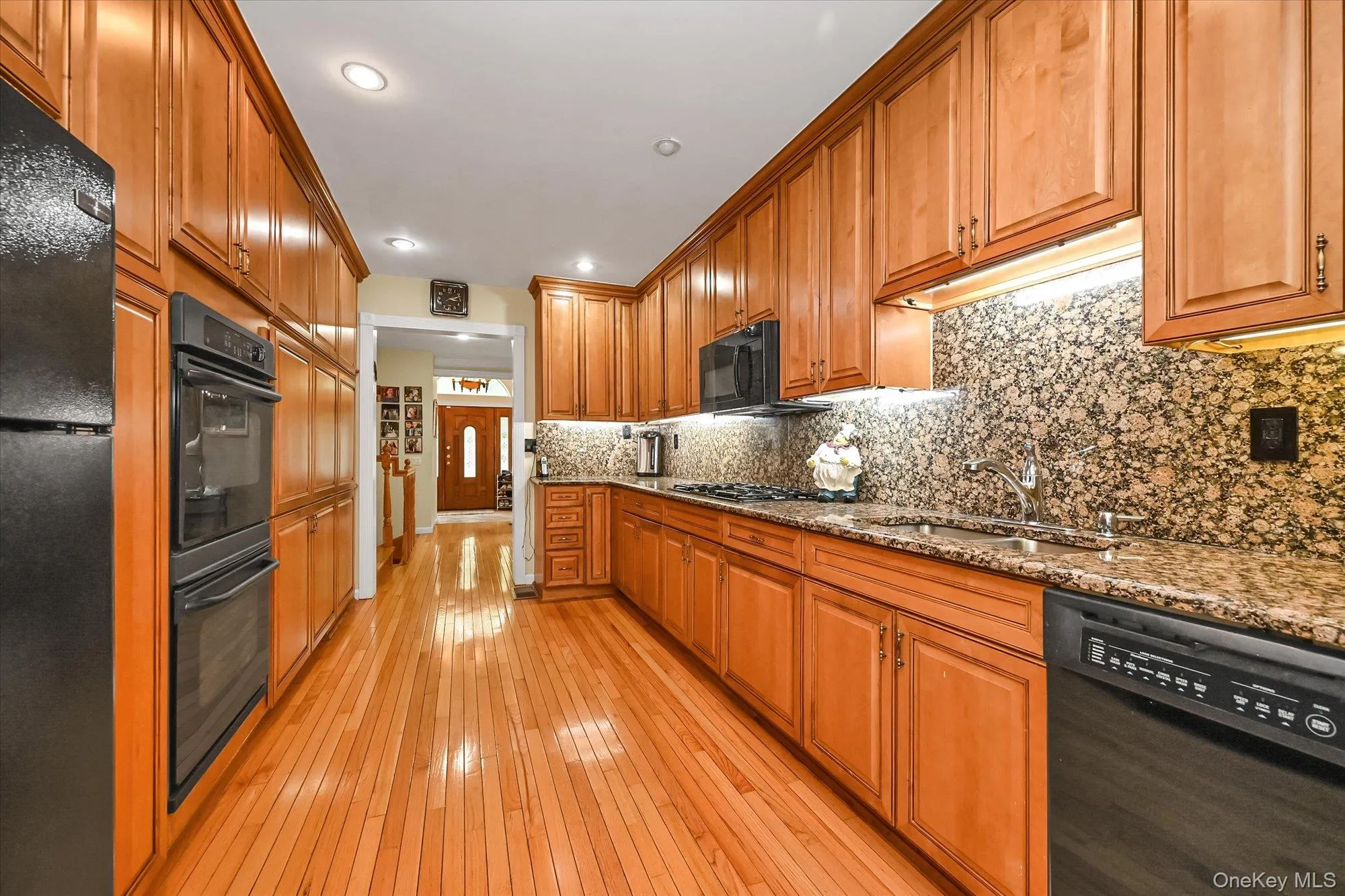 18433 Tudor Road, New York, NY, 4 Bedrooms Bedrooms, 12 Rooms Rooms,3 BathroomsBathrooms,Residential,For Rent,Tudor,0,1040404 18433 Tudor Road, New York, NY, 4 Bedrooms Bedrooms, 12 Rooms Rooms,3 BathroomsBathrooms,Residential,For Rent,Tudor,0,1040404