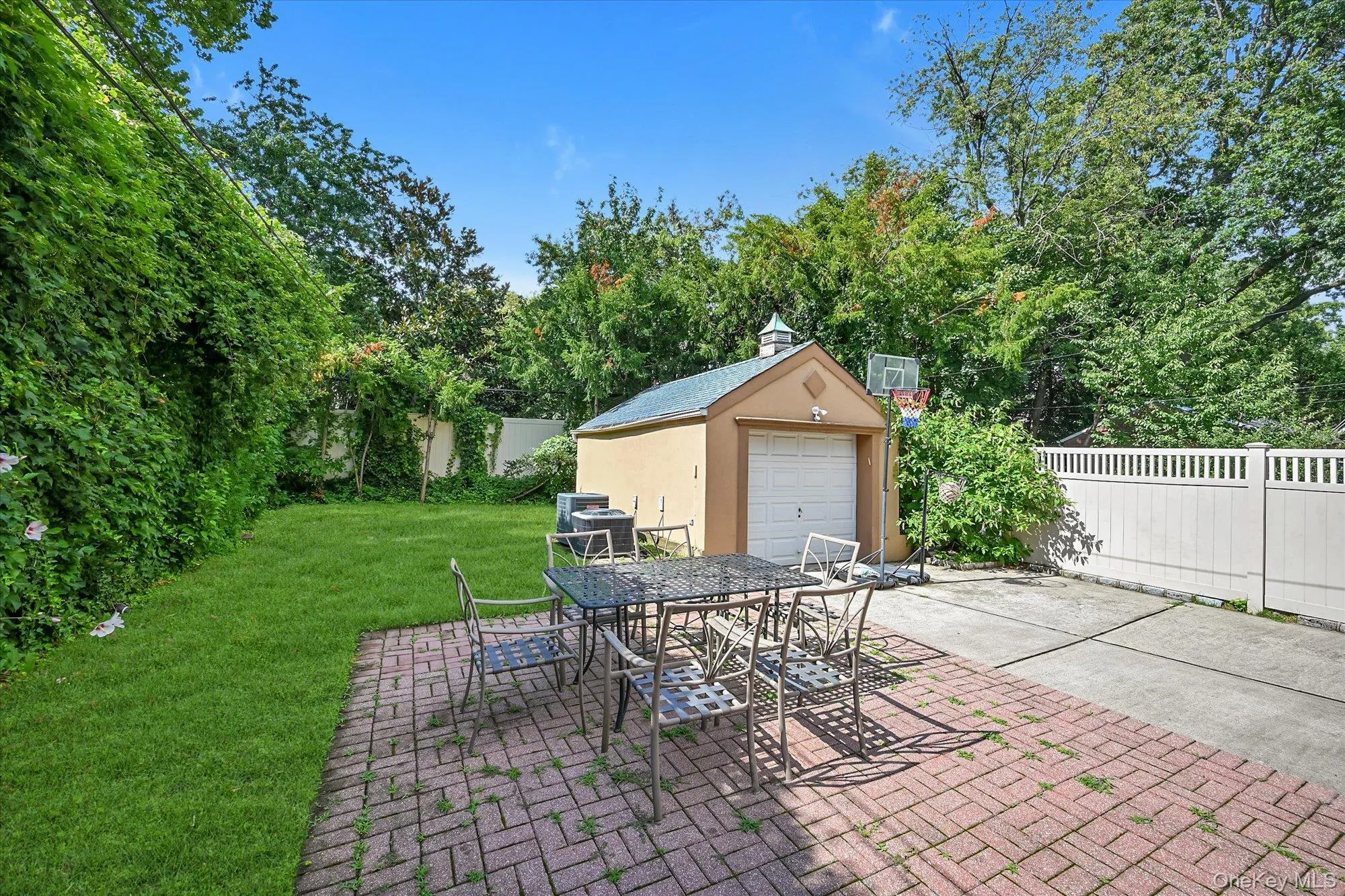 18433 Tudor Road, New York, NY, 4 Bedrooms Bedrooms, 12 Rooms Rooms,3 BathroomsBathrooms,Residential,For Rent,Tudor,0,1040404 18433 Tudor Road, New York, NY, 4 Bedrooms Bedrooms, 12 Rooms Rooms,3 BathroomsBathrooms,Residential,For Rent,Tudor,0,1040404