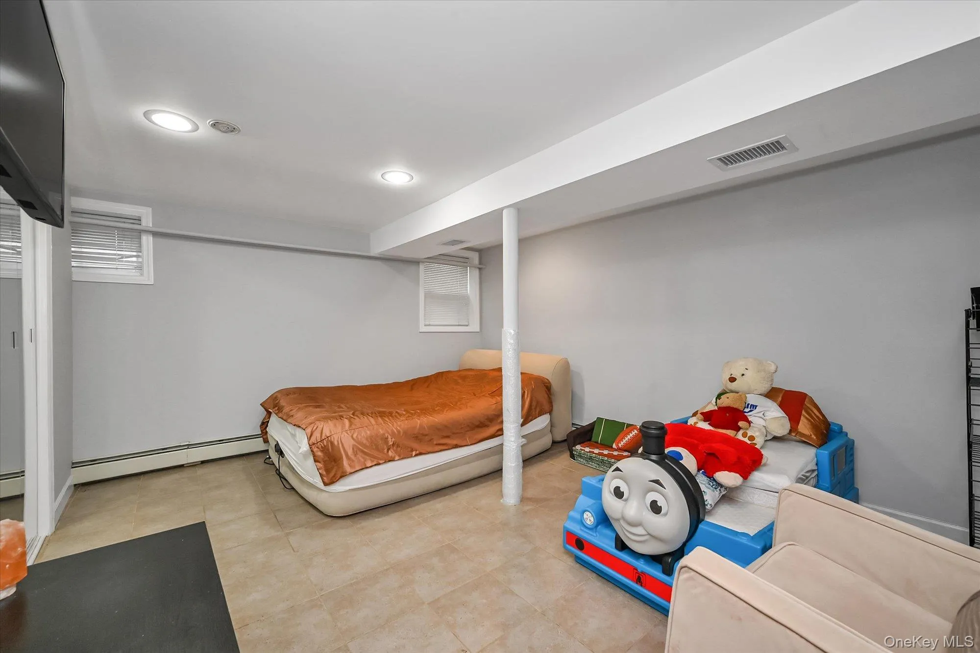 18433 Tudor Road, New York, NY, 4 Bedrooms Bedrooms, 12 Rooms Rooms,3 BathroomsBathrooms,Residential,For Rent,Tudor,0,1040404 18433 Tudor Road, New York, NY, 4 Bedrooms Bedrooms, 12 Rooms Rooms,3 BathroomsBathrooms,Residential,For Rent,Tudor,0,1040404