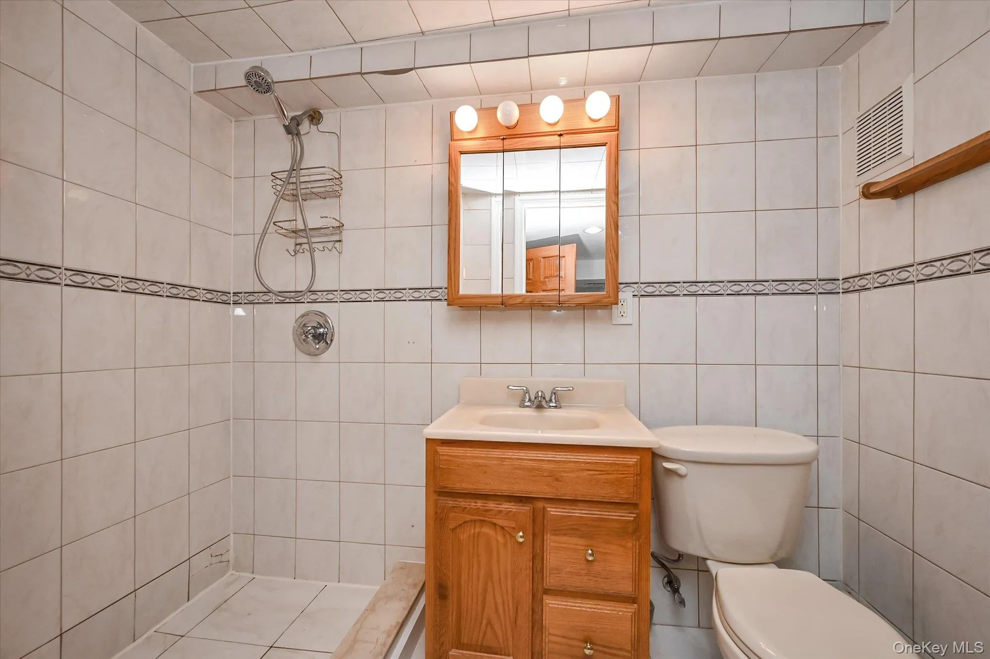 18433 Tudor Road, New York, NY, 4 Bedrooms Bedrooms, 12 Rooms Rooms,3 BathroomsBathrooms,Residential,For Rent,Tudor,0,1040404 18433 Tudor Road, New York, NY, 4 Bedrooms Bedrooms, 12 Rooms Rooms,3 BathroomsBathrooms,Residential,For Rent,Tudor,0,1040404