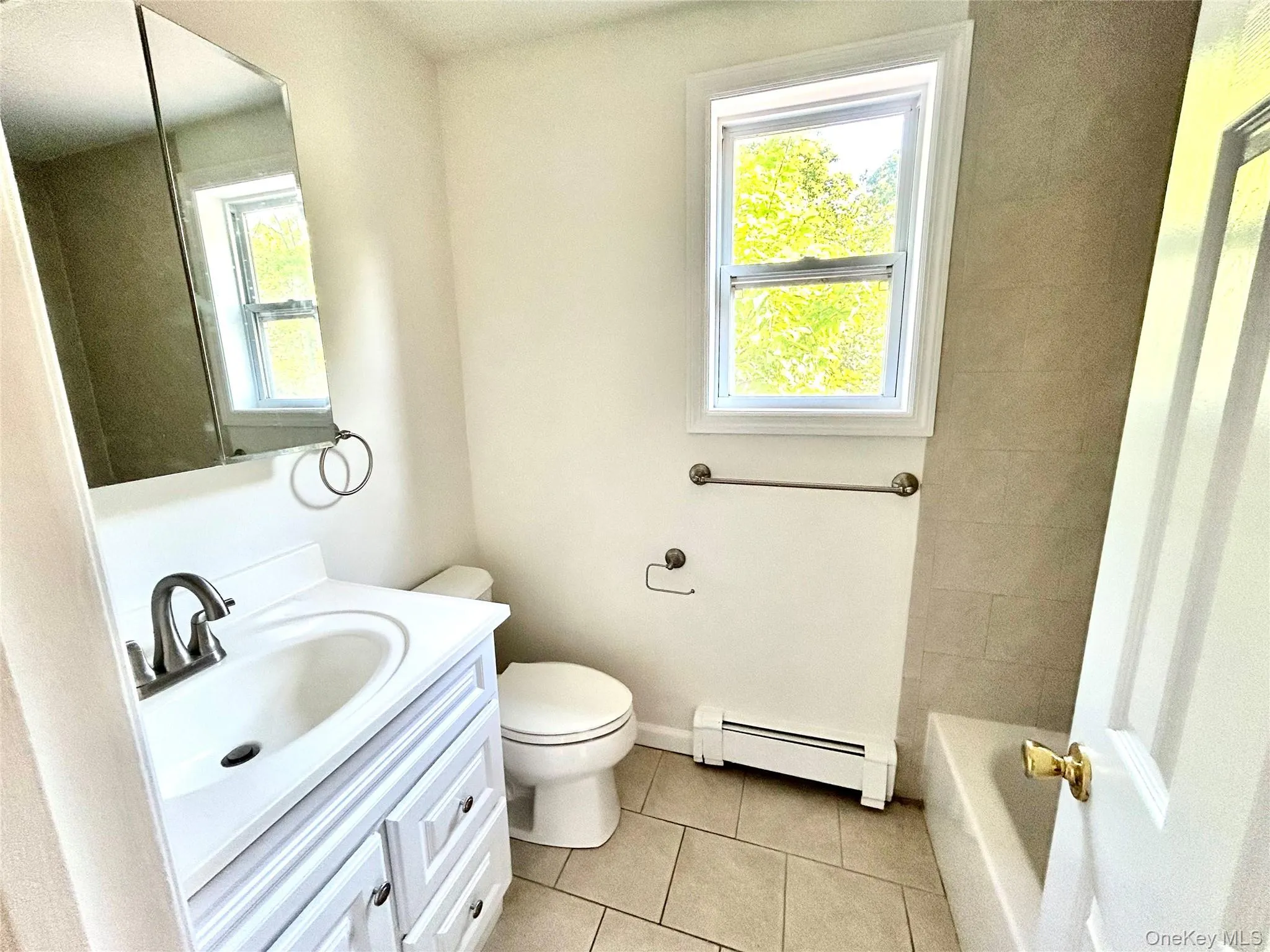 321 Canal Road, Brookhaven, NY, 3 Bedrooms Bedrooms, 5 Rooms Rooms,1 BathroomBathrooms,Residential Lease,For Rent,Canal,0,1040407 321 Canal Road, Brookhaven, NY, 3 Bedrooms Bedrooms, 5 Rooms Rooms,1 BathroomBathrooms,Residential Lease,For Rent,Canal,0,1040407