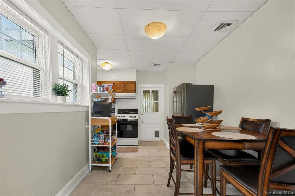 510 Secatogue Avenue, Babylon, NY, 3 Bedrooms Bedrooms, 5 Rooms Rooms,2 BathroomsBathrooms,Residential,For Rent,Secatogue,0,1040415 510 Secatogue Avenue, Babylon, NY, 3 Bedrooms Bedrooms, 5 Rooms Rooms,2 BathroomsBathrooms,Residential,For Rent,Secatogue,0,1040415
