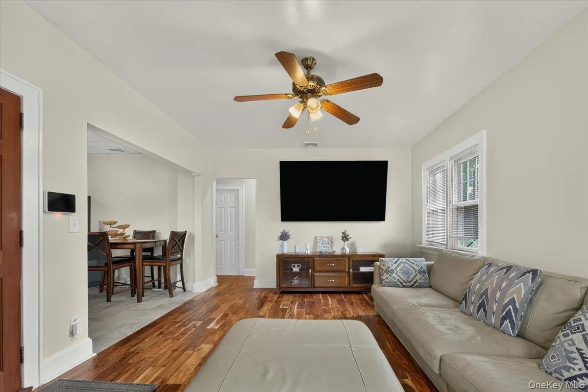 510 Secatogue Avenue, Babylon, NY, 3 Bedrooms Bedrooms, 5 Rooms Rooms,2 BathroomsBathrooms,Residential,For Rent,Secatogue,0,1040415 510 Secatogue Avenue, Babylon, NY, 3 Bedrooms Bedrooms, 5 Rooms Rooms,2 BathroomsBathrooms,Residential,For Rent,Secatogue,0,1040415
