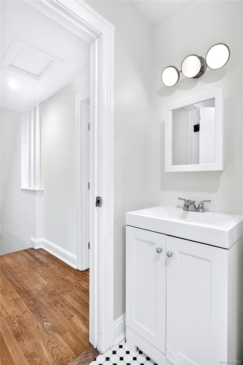 50 Commander Avenue, Hempstead, NY, 4 Bedrooms Bedrooms, 7 Rooms Rooms,2 BathroomsBathrooms,Residential,For Rent,Commander,0,1040420 50 Commander Avenue, Hempstead, NY, 4 Bedrooms Bedrooms, 7 Rooms Rooms,2 BathroomsBathrooms,Residential,For Rent,Commander,0,1040420