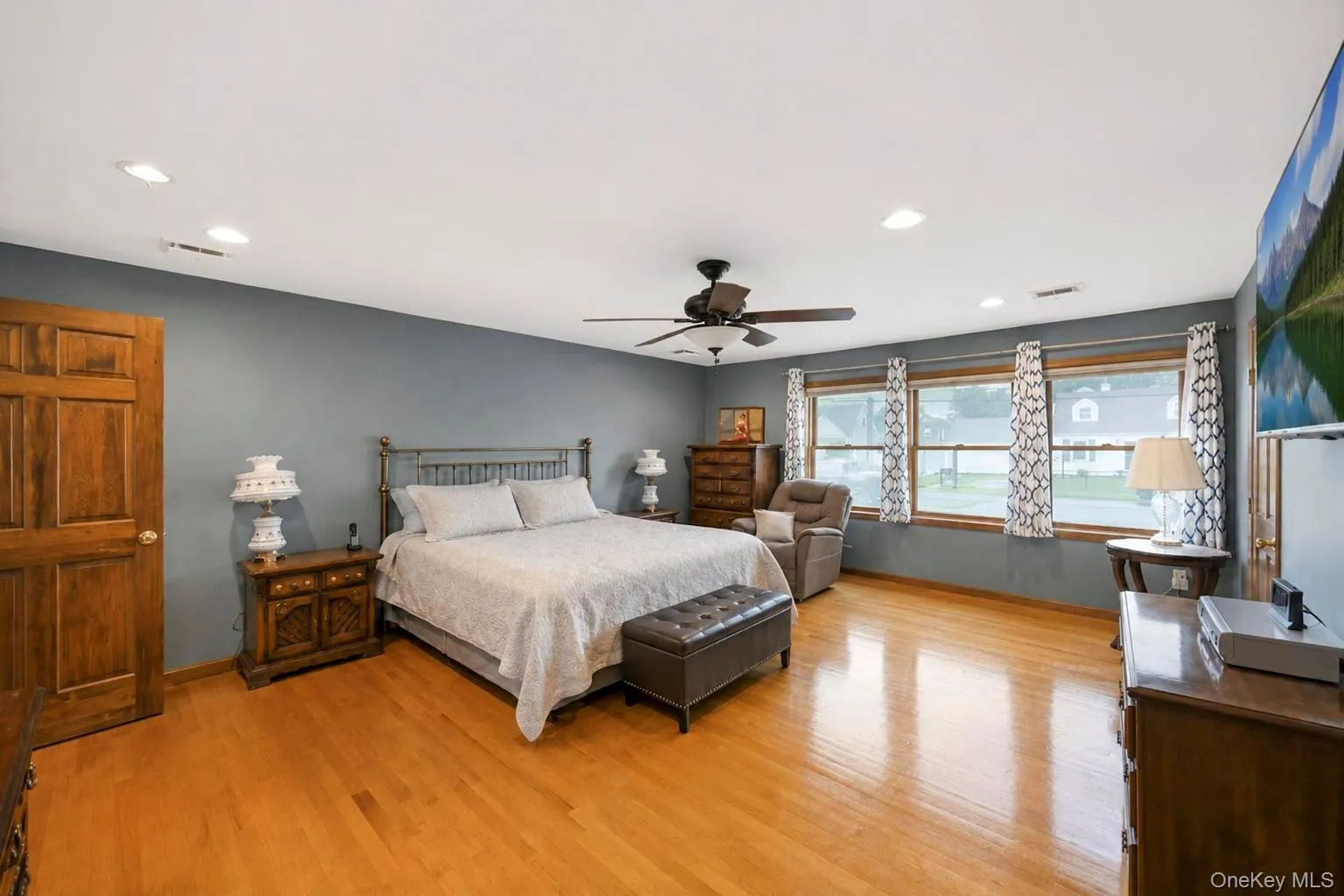 36 George Street, Islip, NY, 4 Bedrooms Bedrooms, 10 Rooms Rooms,3 BathroomsBathrooms,Residential,For Rent,George,0,1040422 36 George Street, Islip, NY, 4 Bedrooms Bedrooms, 10 Rooms Rooms,3 BathroomsBathrooms,Residential,For Rent,George,0,1040422