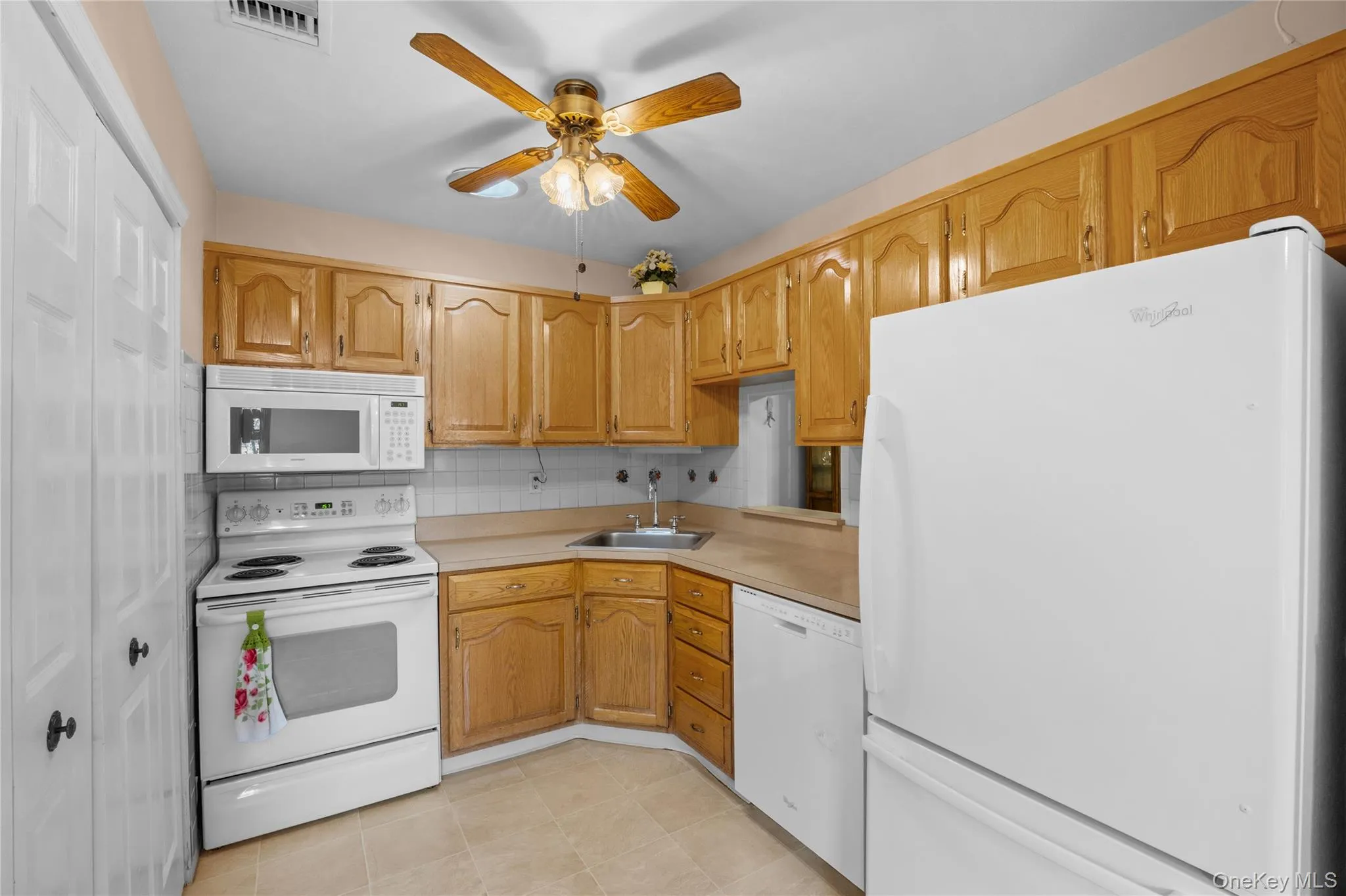 118 Knolls Drive, Brookhaven, NY, 2 Bedrooms Bedrooms, 5 Rooms Rooms,2 BathroomsBathrooms,Residential,For Rent,Knolls,0,1040423 118 Knolls Drive, Brookhaven, NY, 2 Bedrooms Bedrooms, 5 Rooms Rooms,2 BathroomsBathrooms,Residential,For Rent,Knolls,0,1040423