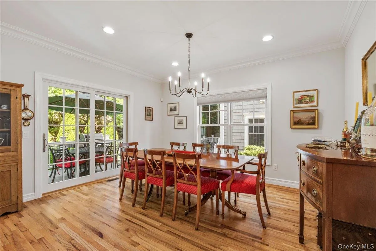 Dining area with access to the private deck Dining area with access to the private deck